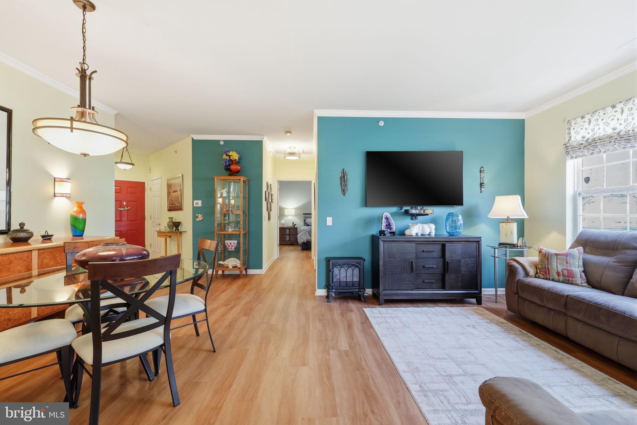 HERITAGE CR ESTS - Residential