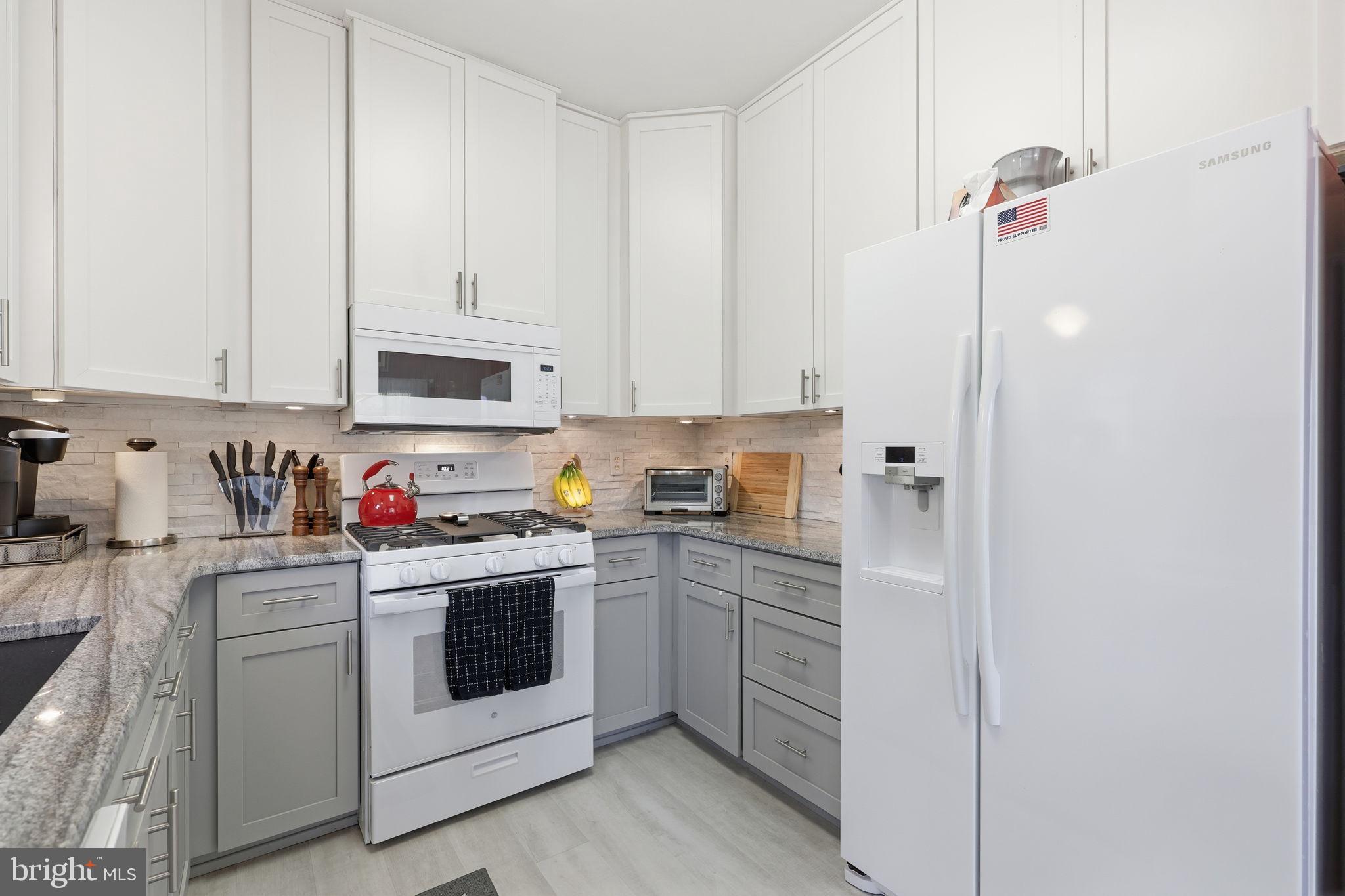 HERITAGE CR ESTS - Residential