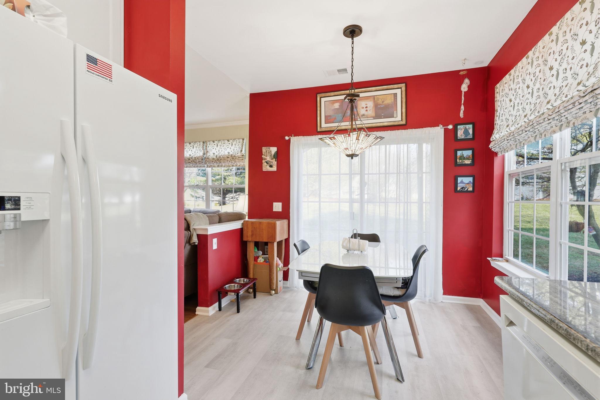 HERITAGE CR ESTS - Residential