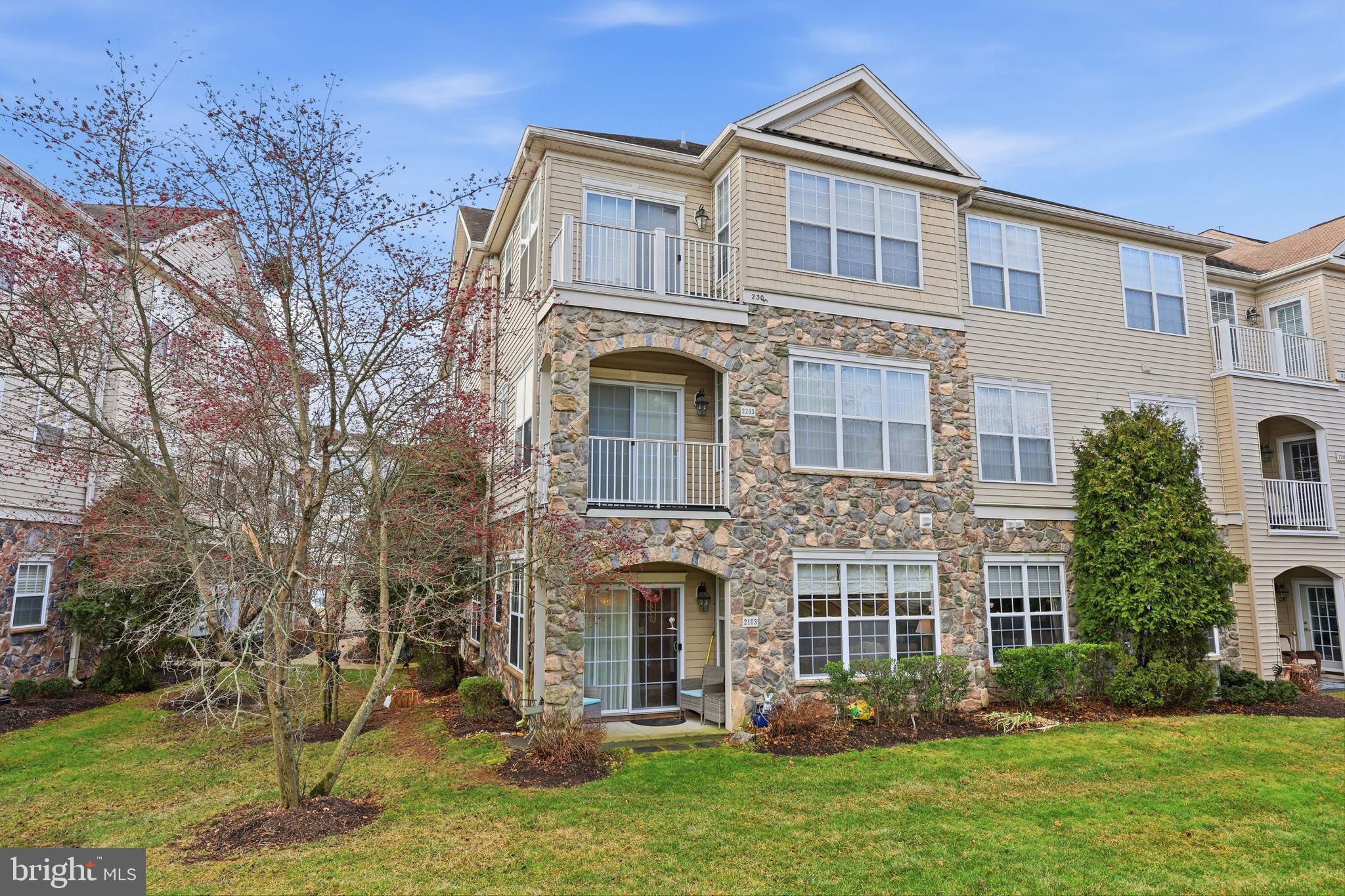 2103 KNOX COURT 2103