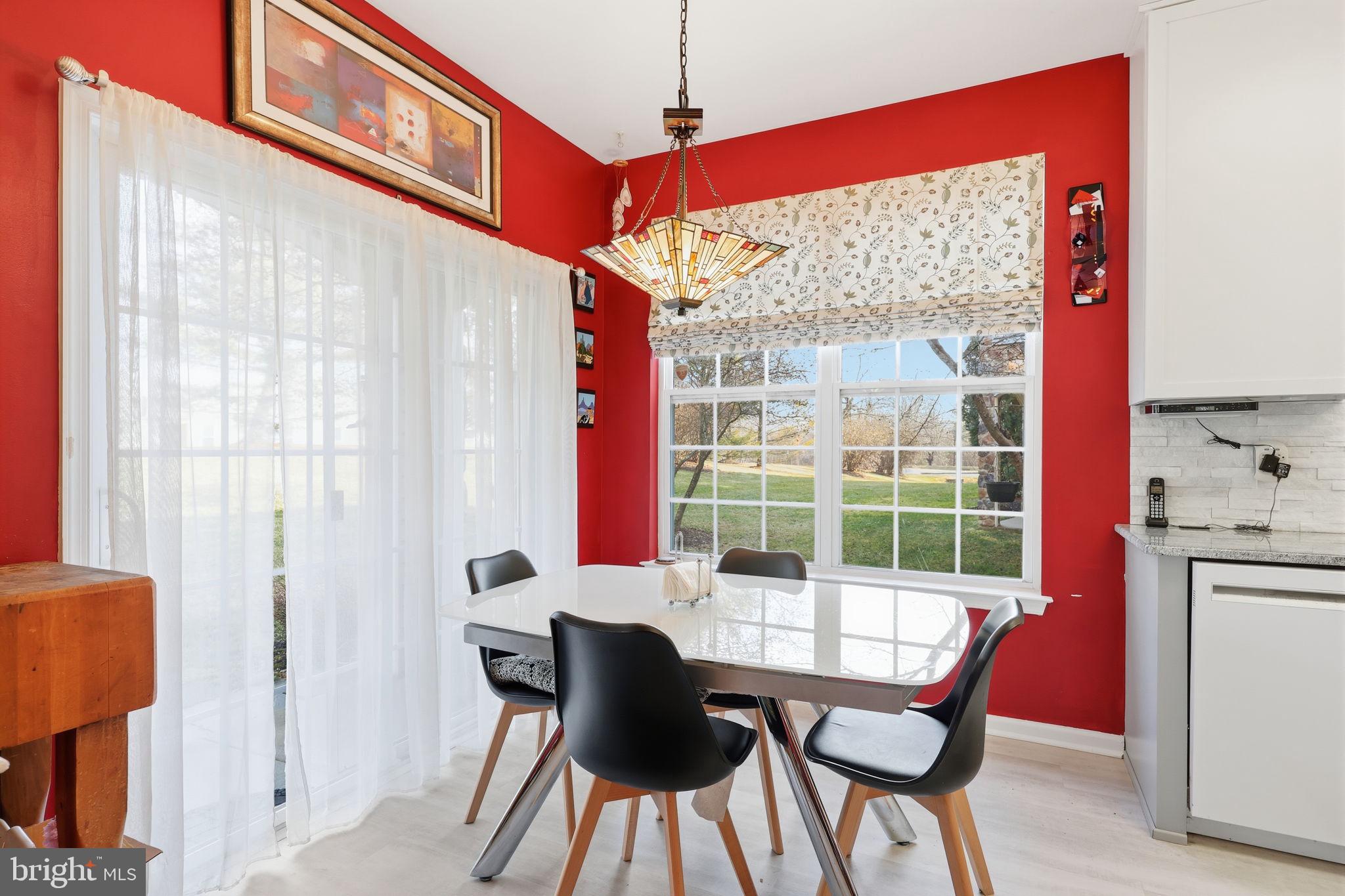 HERITAGE CR ESTS - Residential