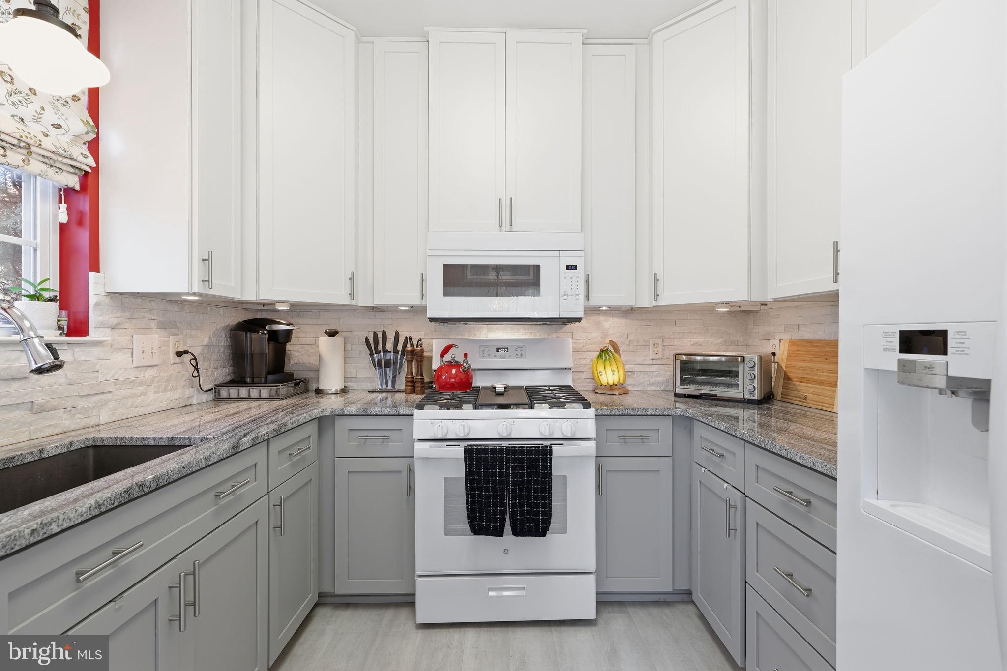 HERITAGE CR ESTS - Residential