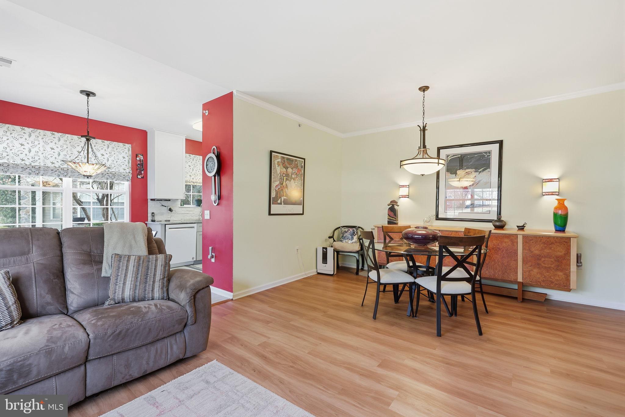 HERITAGE CR ESTS - Residential