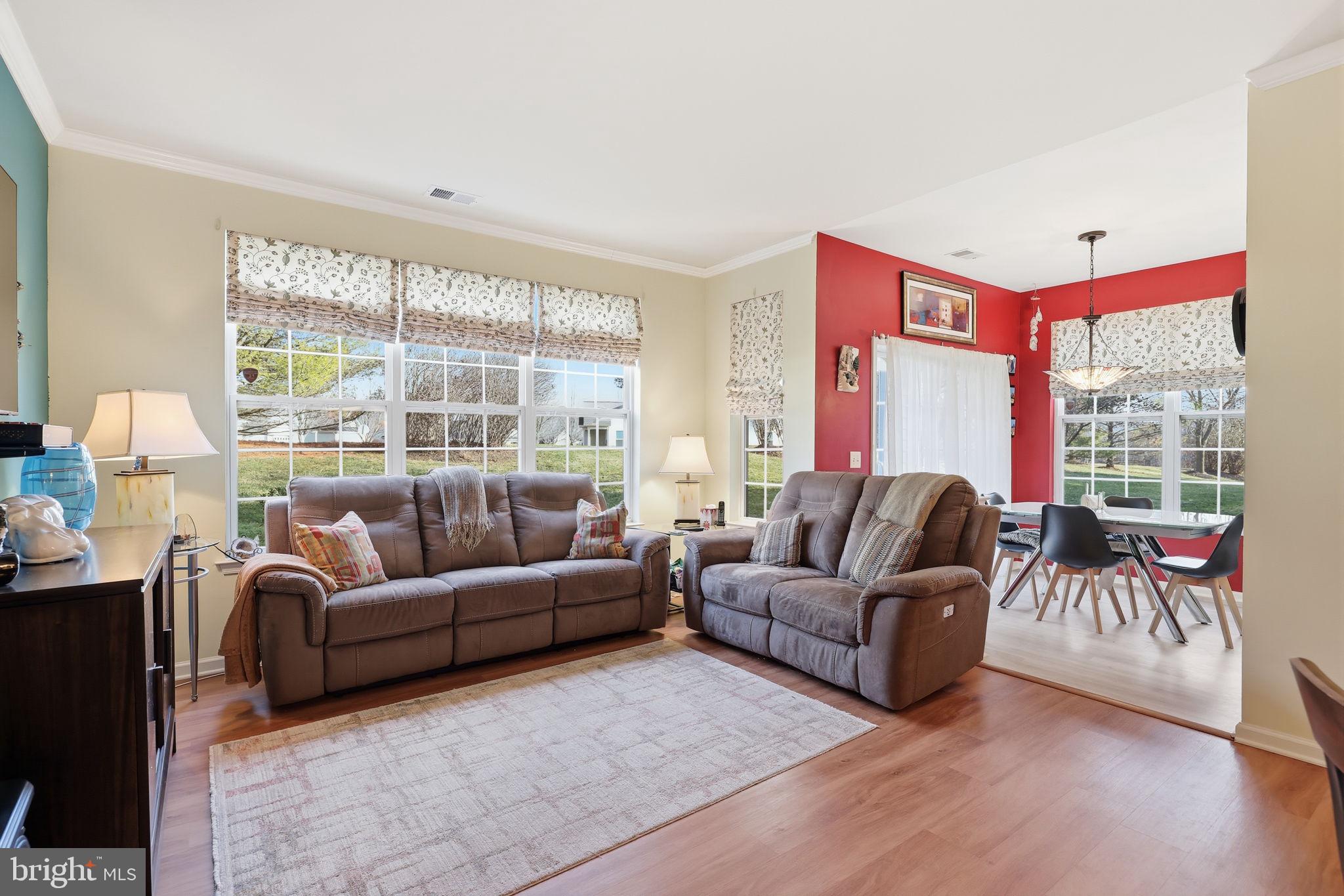 HERITAGE CR ESTS - Residential