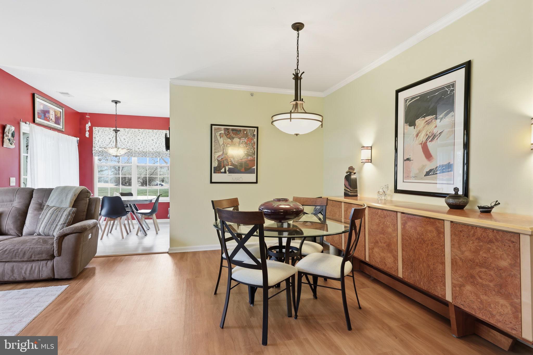 HERITAGE CR ESTS - Residential