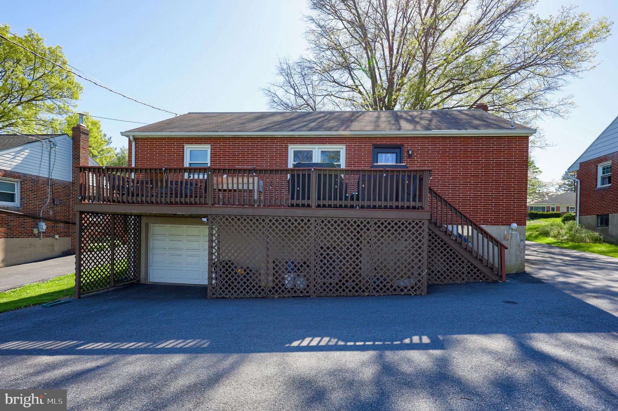 ELIZABETHTOWN BOROUGH - Residential