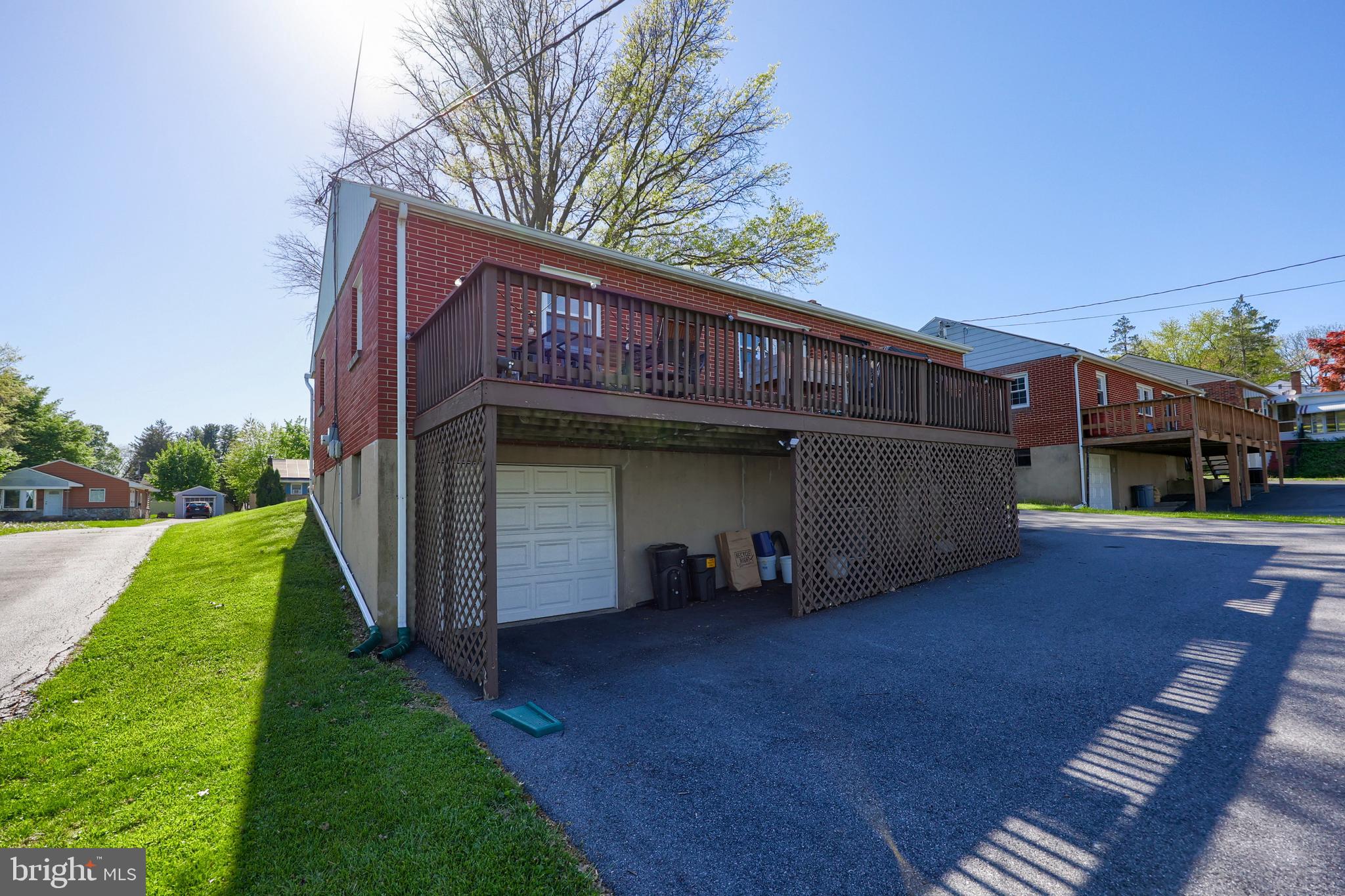 ELIZABETHTOWN BOROUGH - Residential