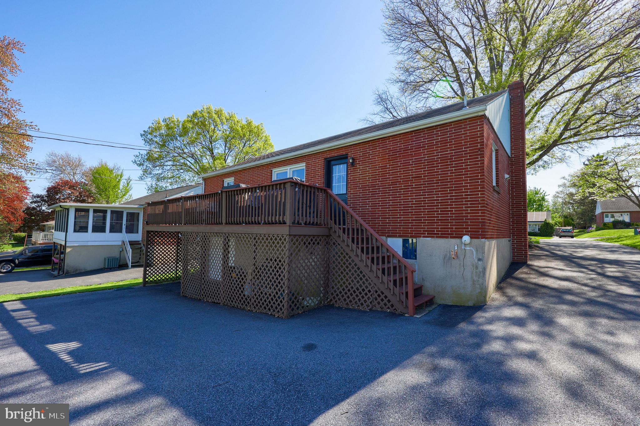 ELIZABETHTOWN BOROUGH - Residential