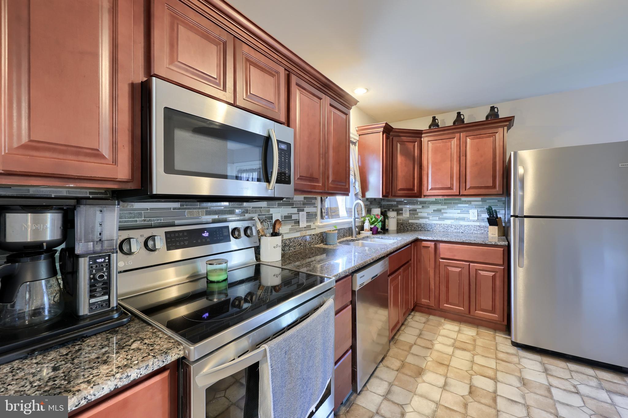 ELIZABETHTOWN BOROUGH - Residential