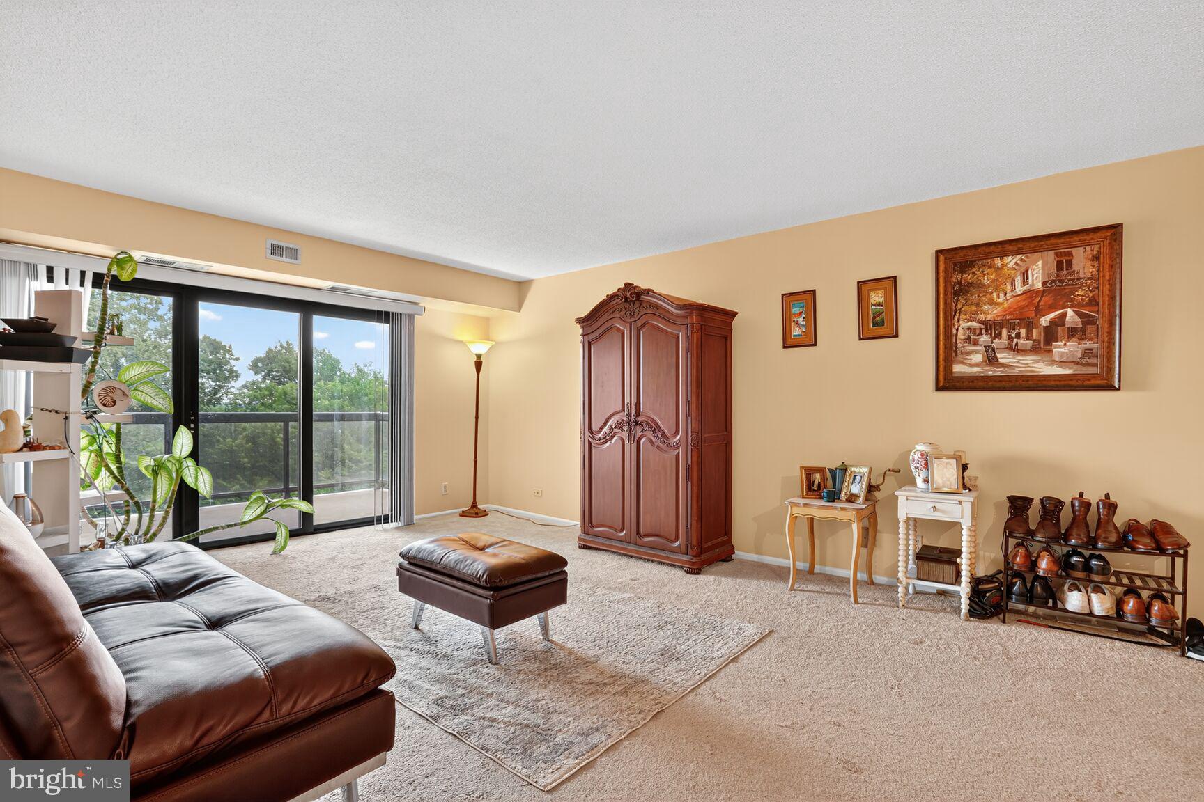 WATERGATE AT LANDMARK - Residential