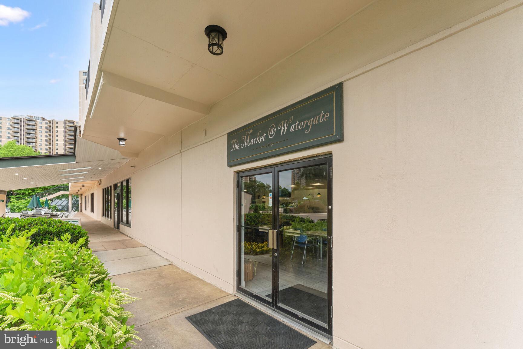 WATERGATE AT LANDMARK - Residential