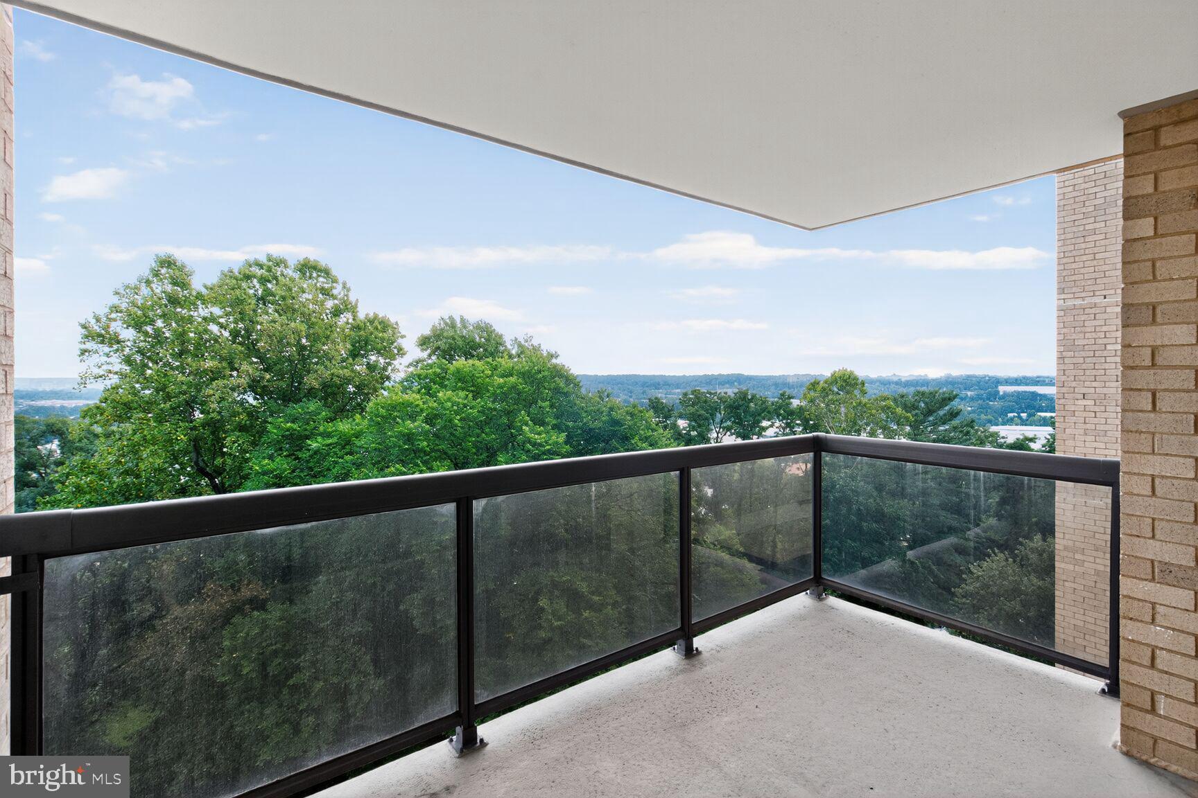 WATERGATE AT LANDMARK - Residential