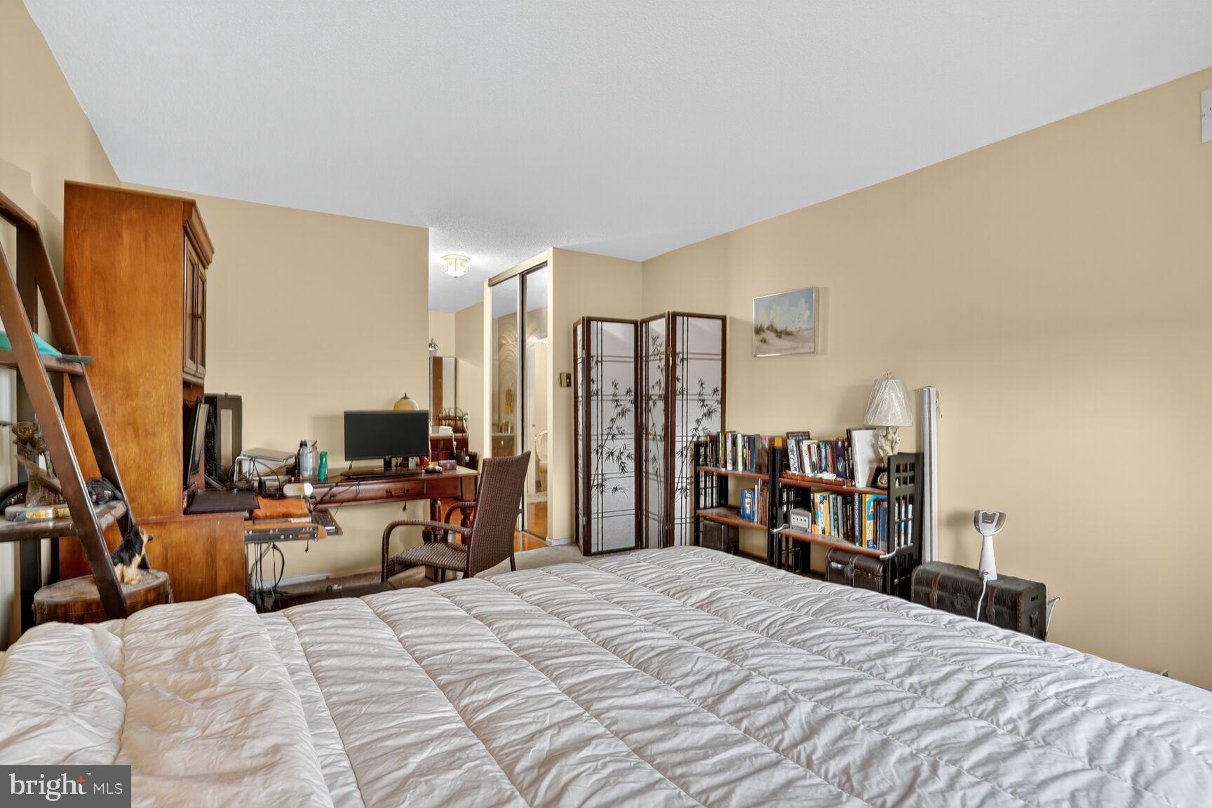 309 YOAKUM PARKWAY 914