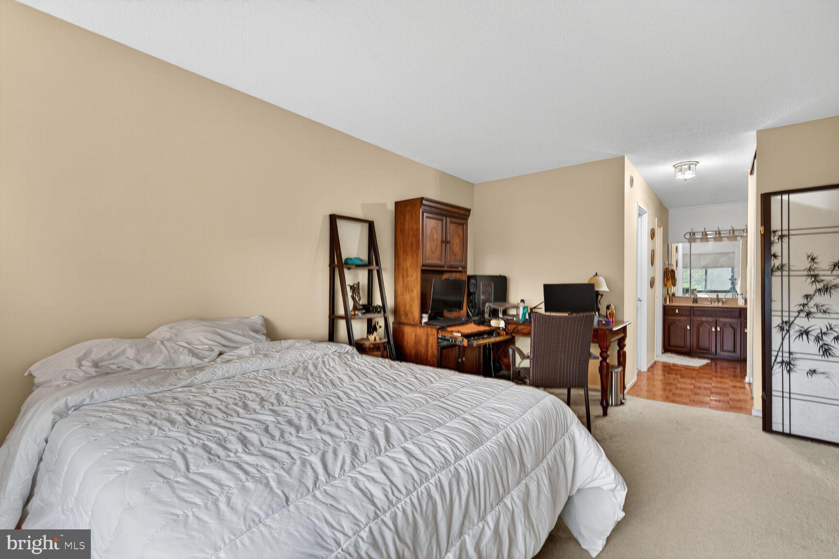 309 YOAKUM PARKWAY 914