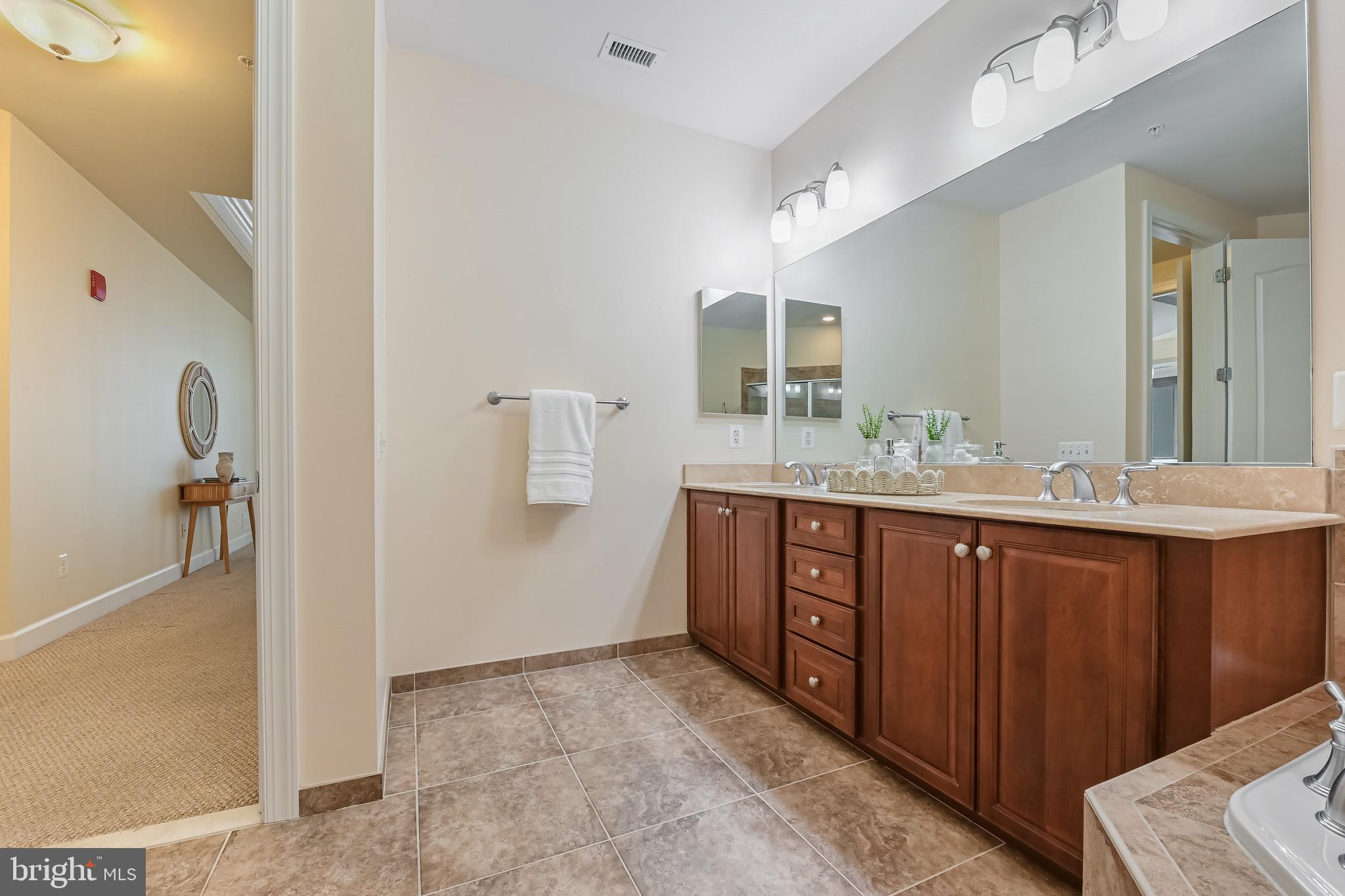 GRANDVIEW AT ANNAPOLIS TOWNE CENTRE - Residential