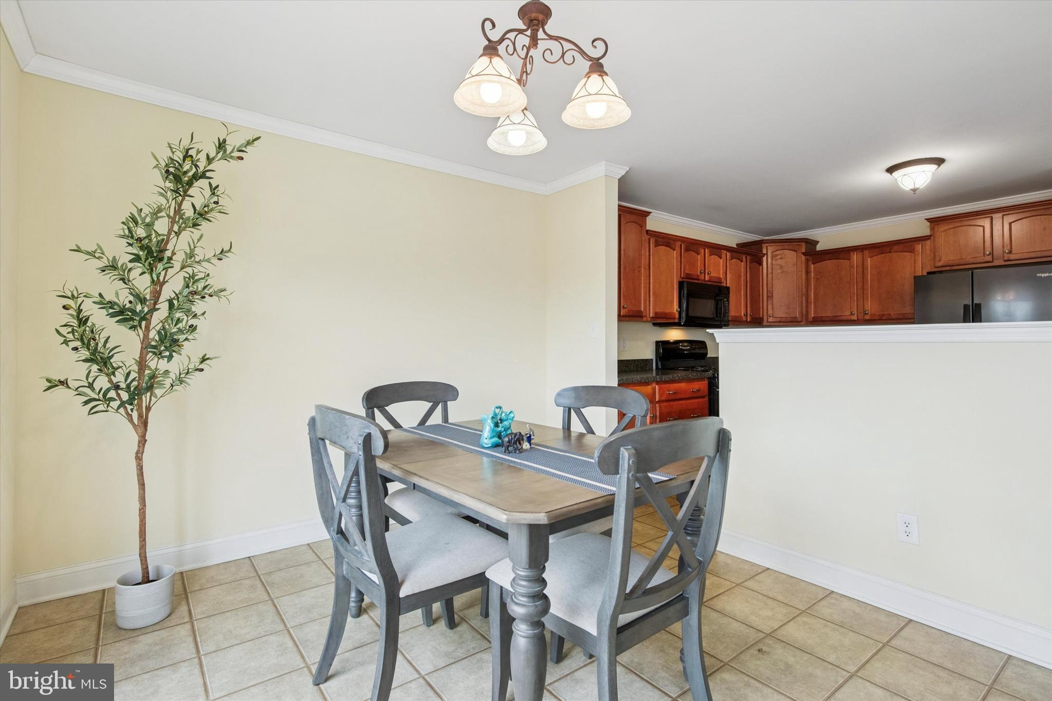 PRESTON COURT - Residential