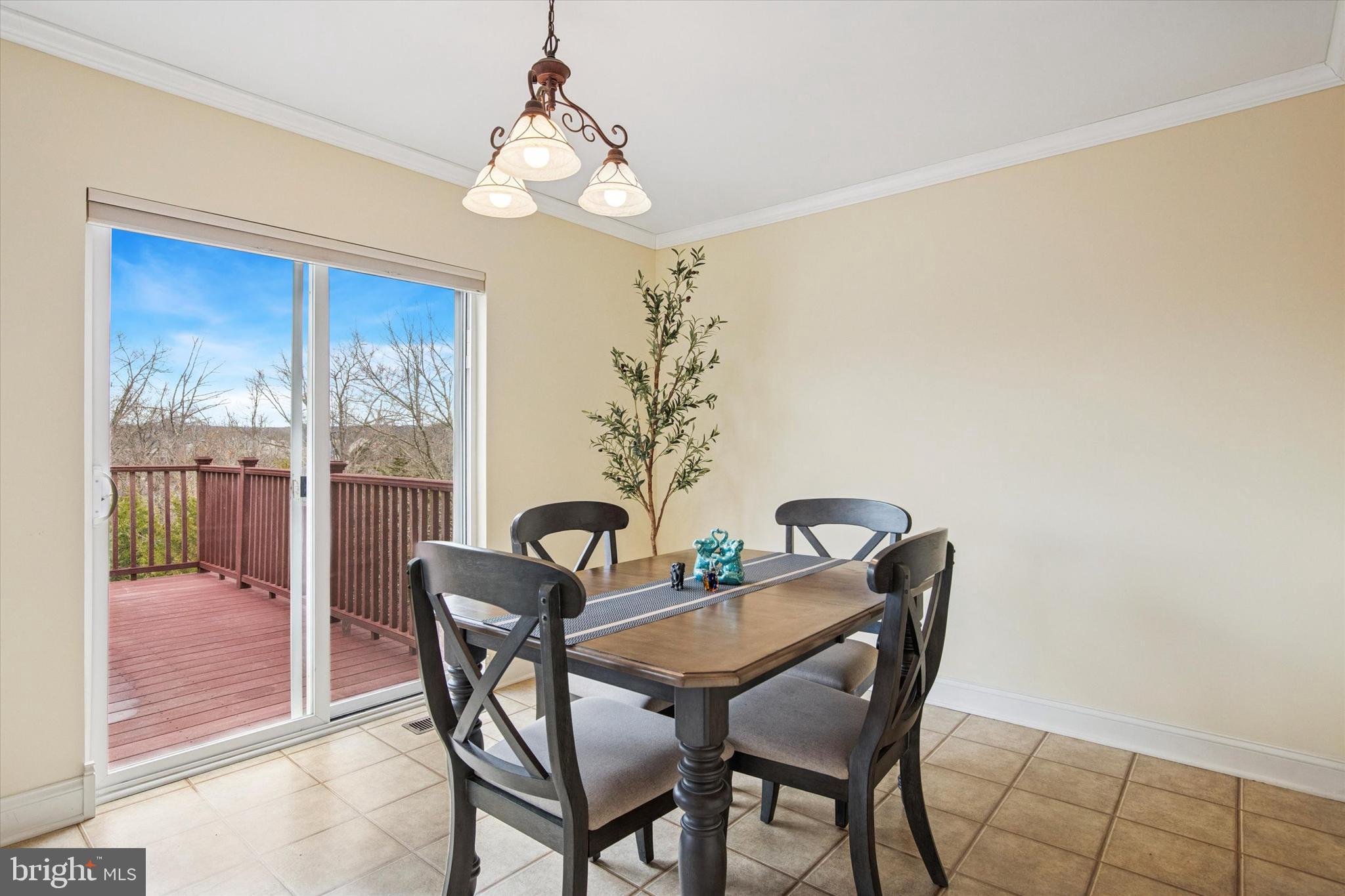 PRESTON COURT - Residential