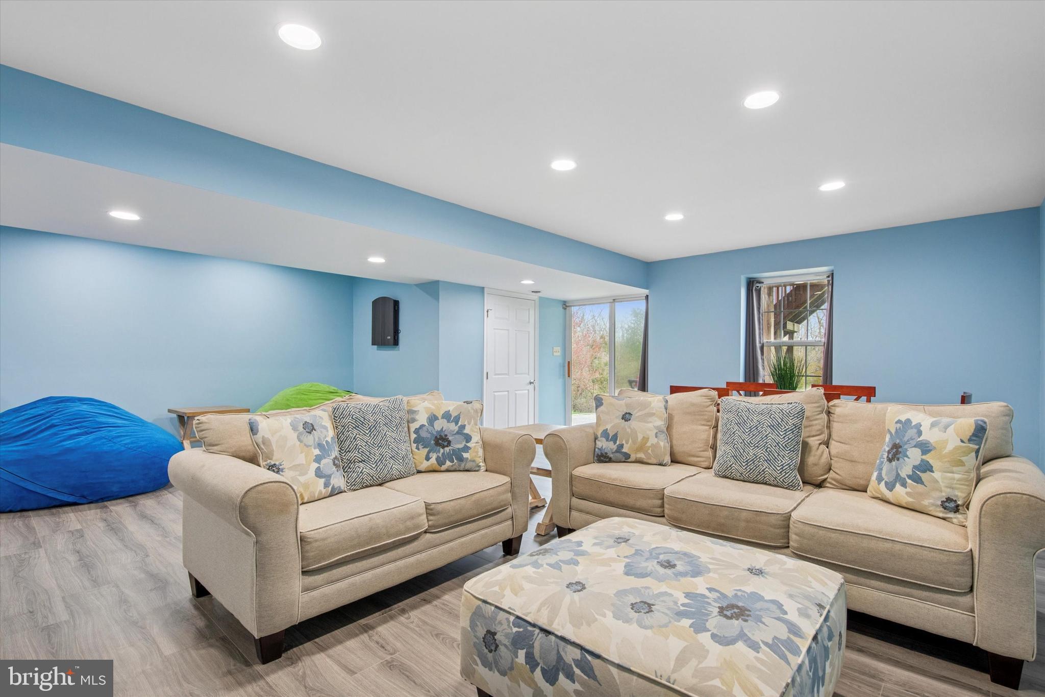 PRESTON COURT - Residential