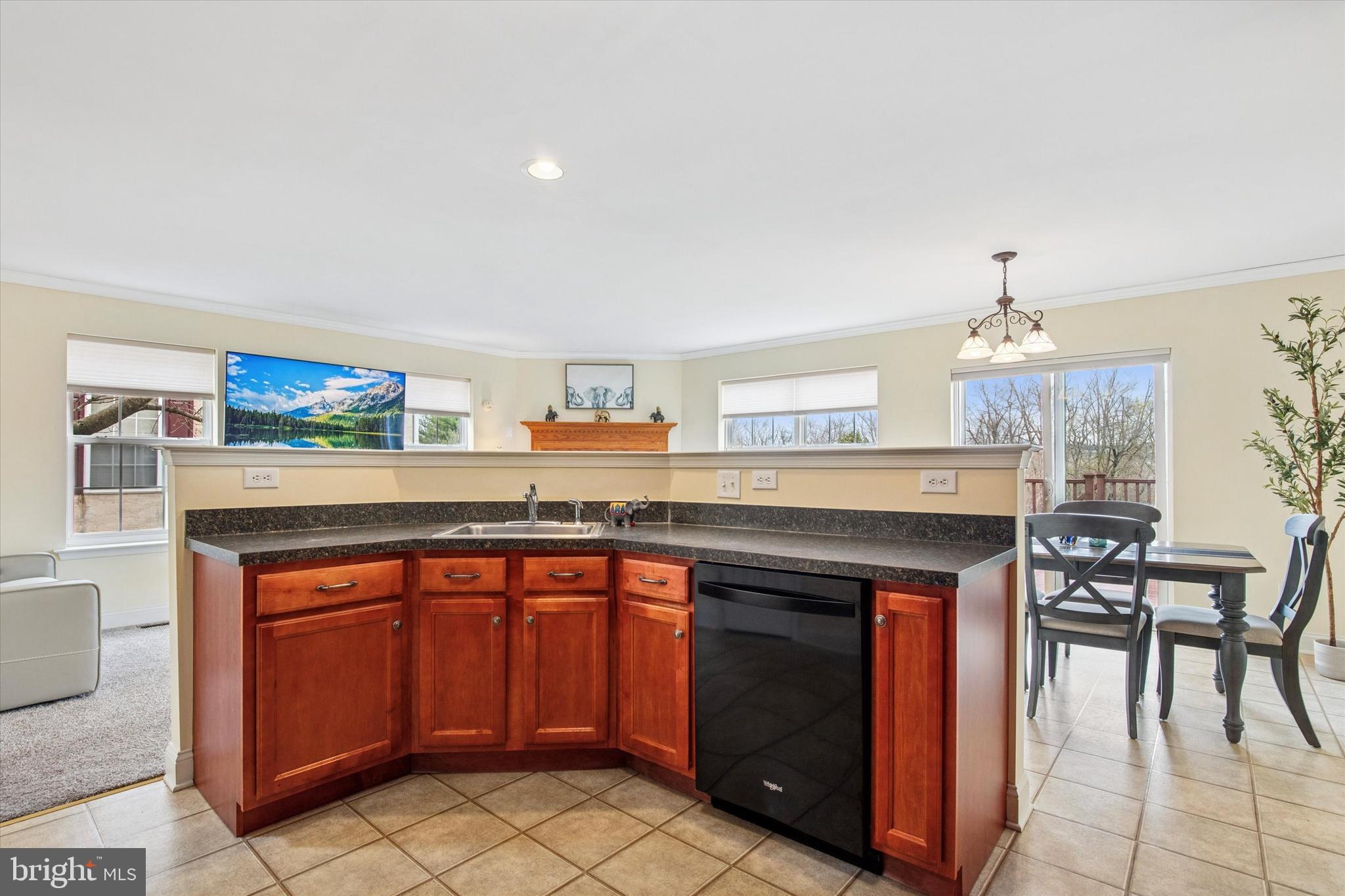 PRESTON COURT - Residential