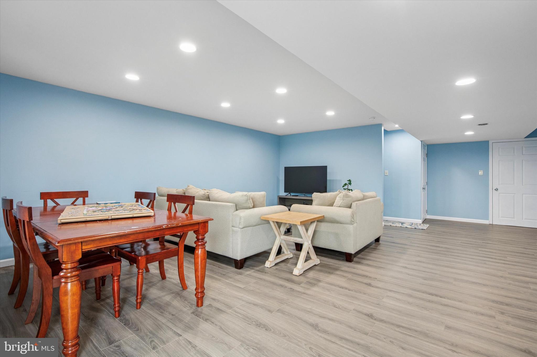 PRESTON COURT - Residential