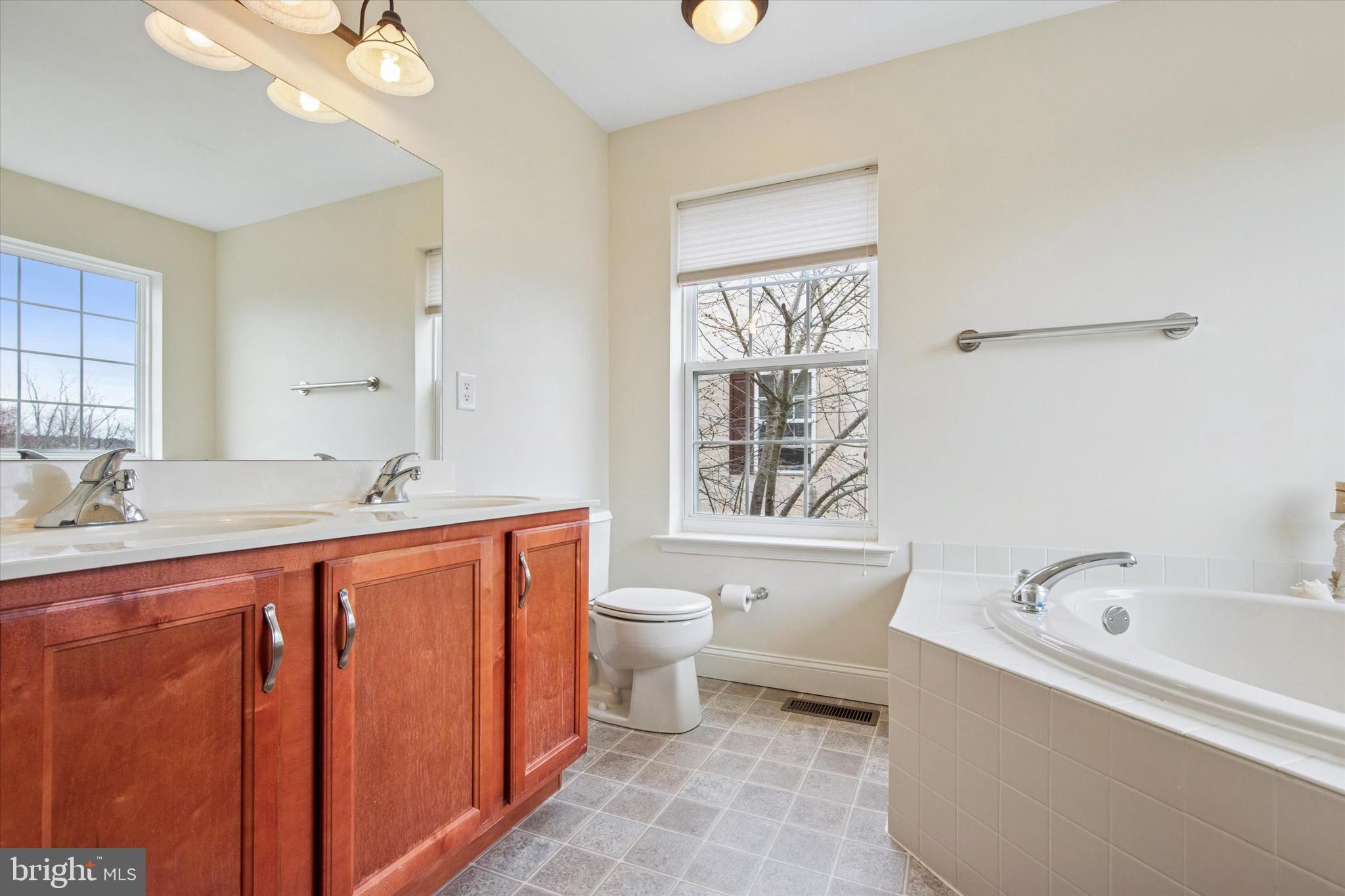 PRESTON COURT - Residential