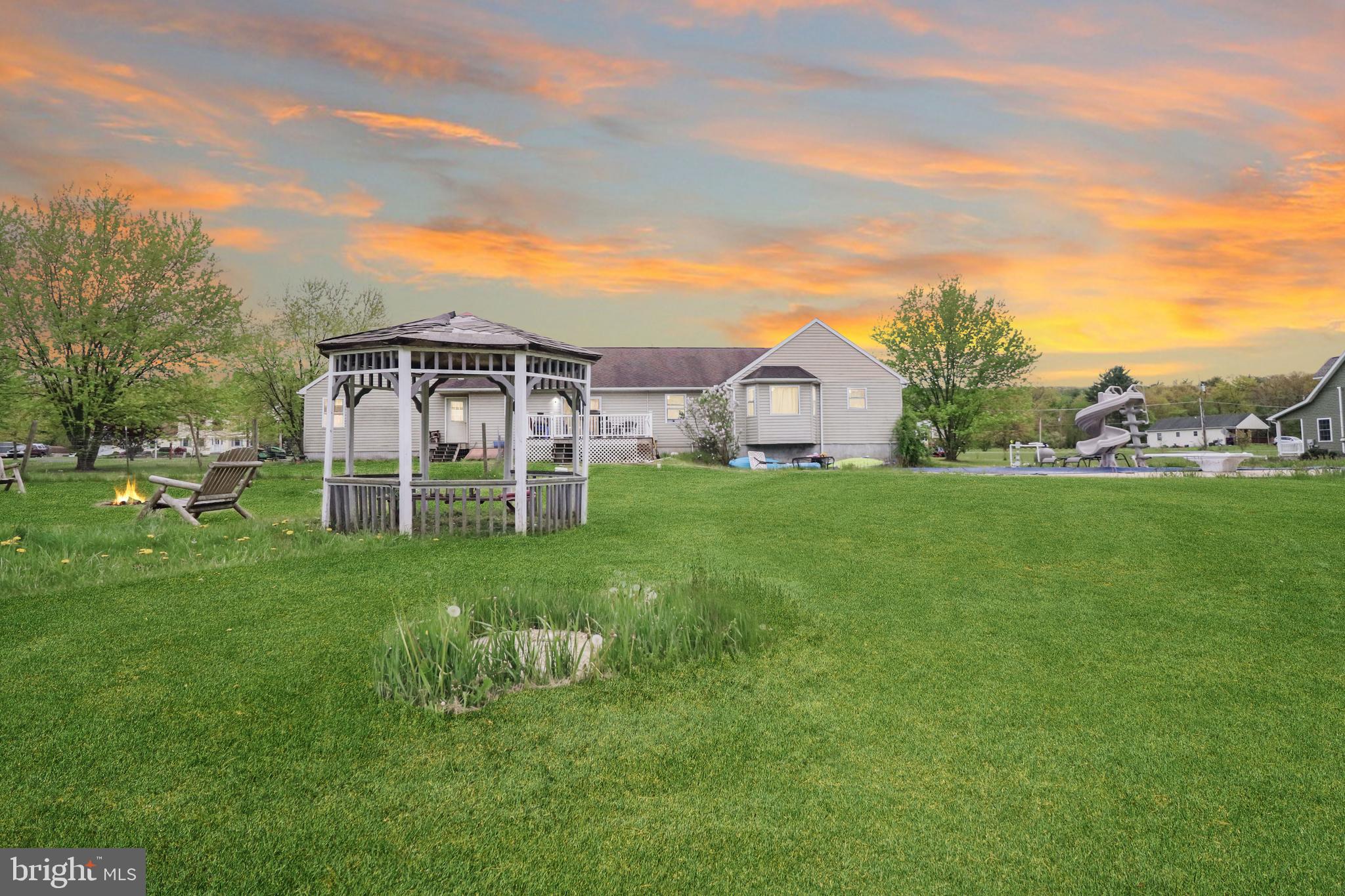 PINE GROVE - Residential