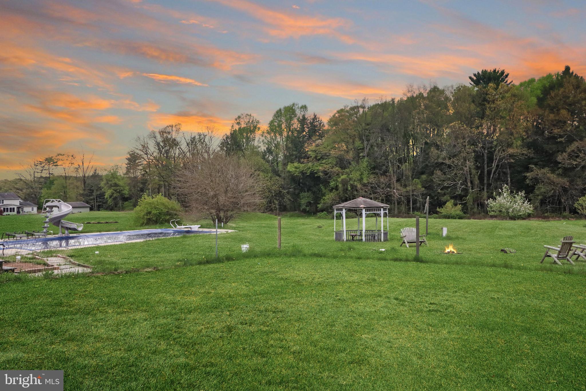 PINE GROVE - Residential