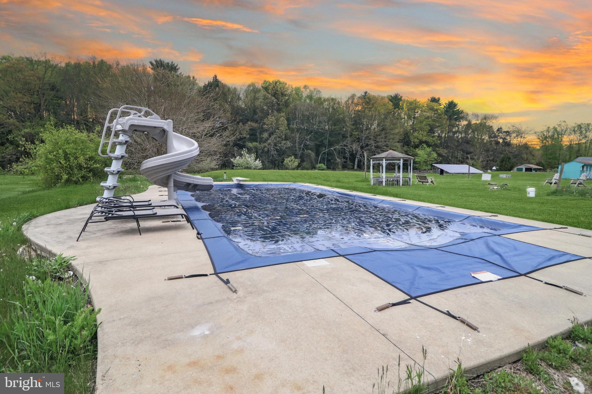 PINE GROVE - Residential