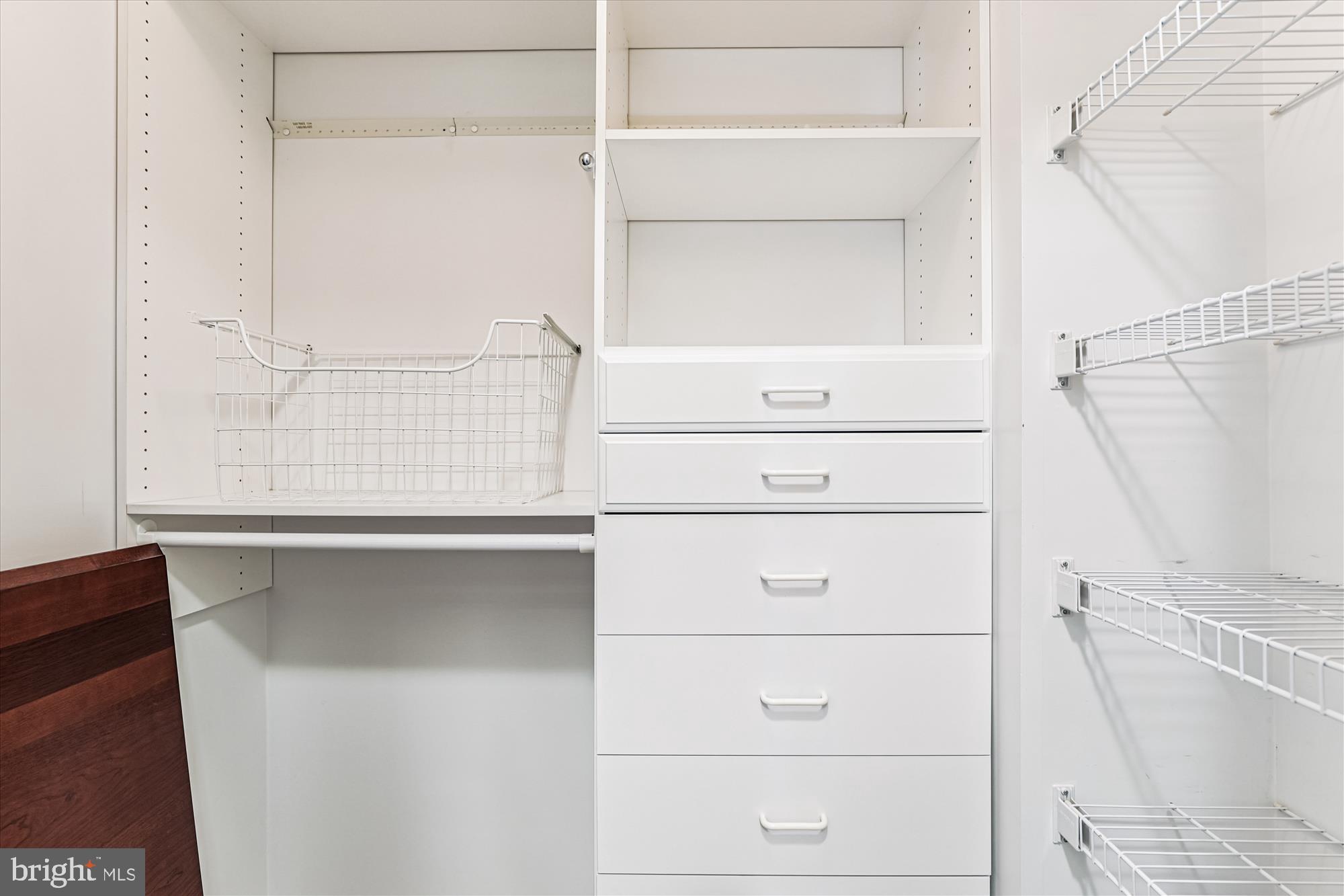 SUTTON RIDGE - Residential