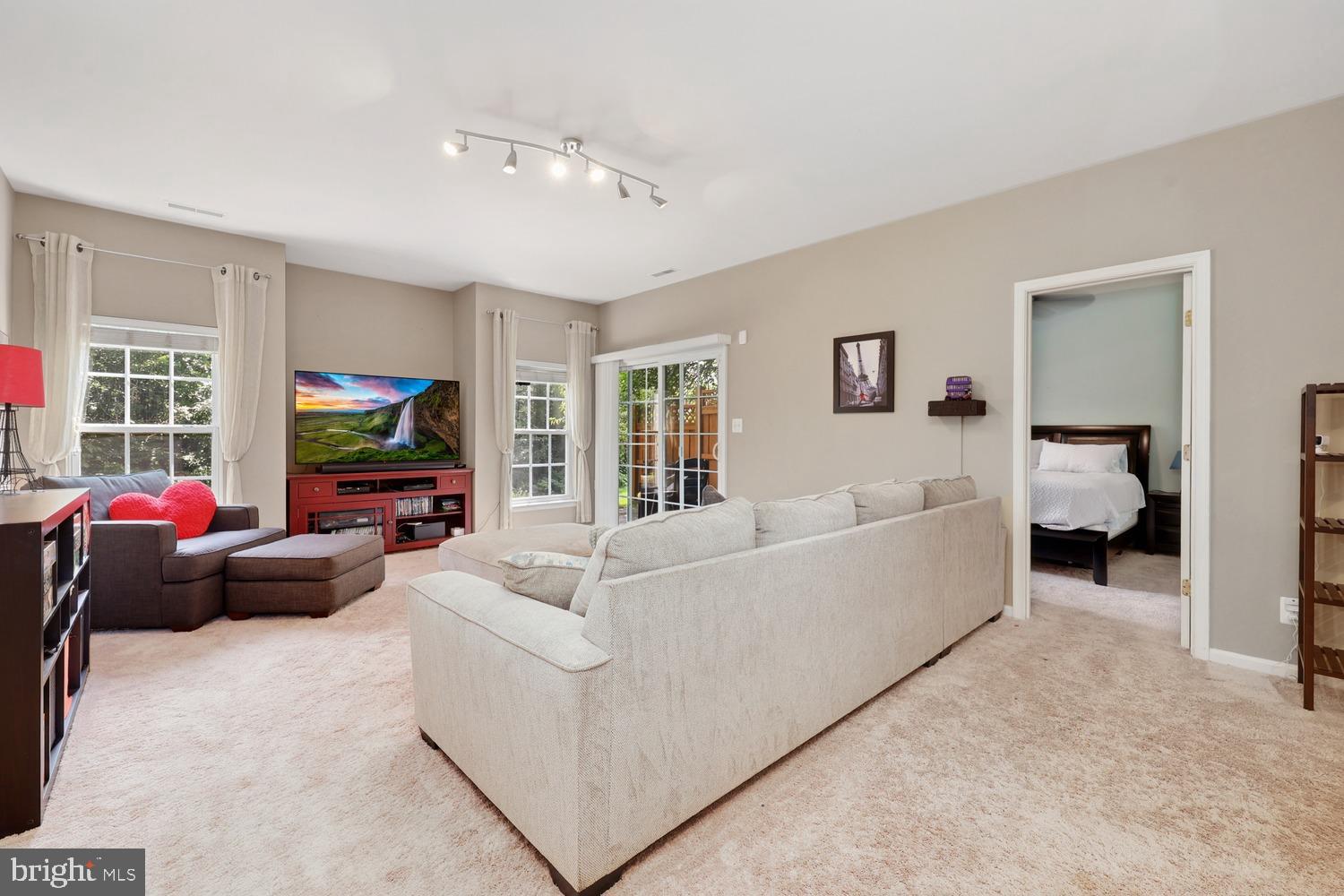 BROADLANDS SOUTH - Residential