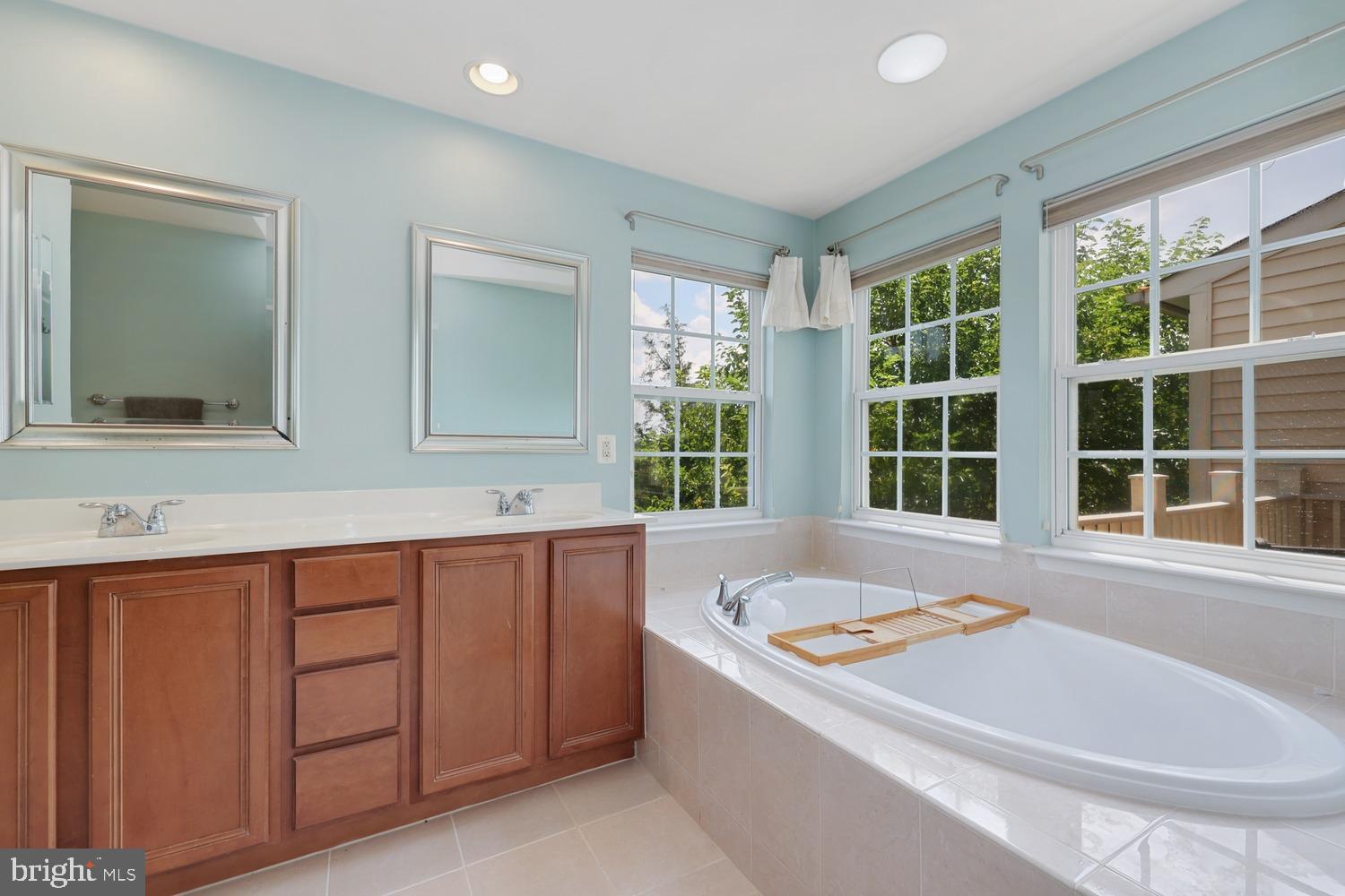 BROADLANDS SOUTH - Residential