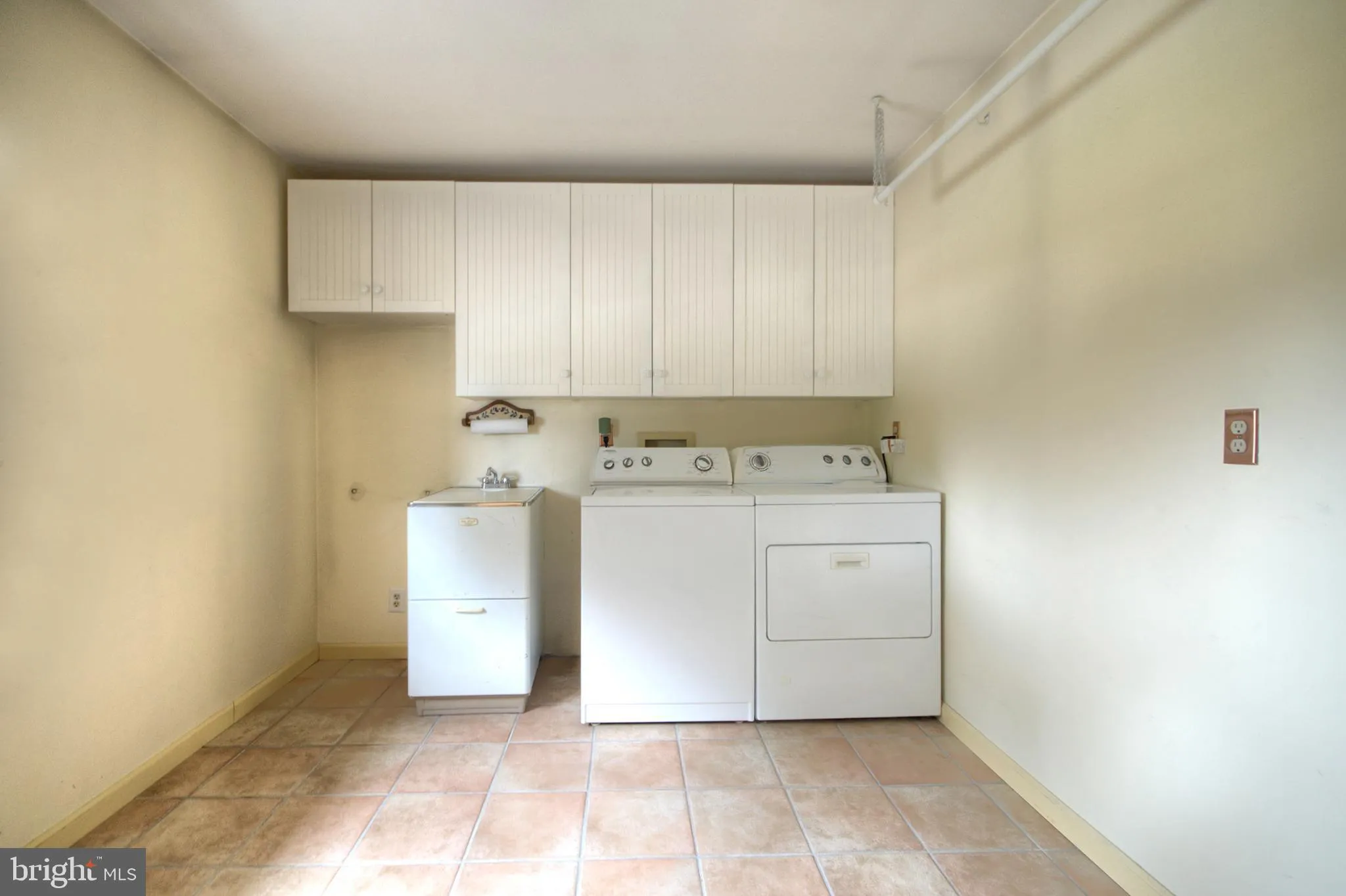 Blackwood, New Jersey 08012, United States, 4 Bedrooms Bedrooms, ,3 BathroomsBathrooms,Residential,Pending,210352