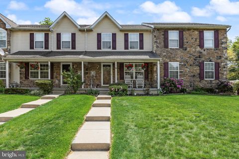 Townhouse For Sale - 50 Normans Ford Drive<br/> SICKLERVILLE, NJ 08081