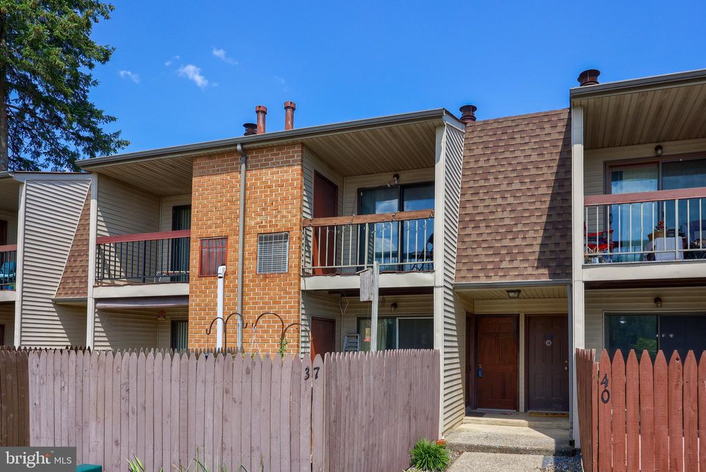 Photo of 38 LANCASTER EST, MOUNT JOY, PA 17552 (MLS # PALA2038596)