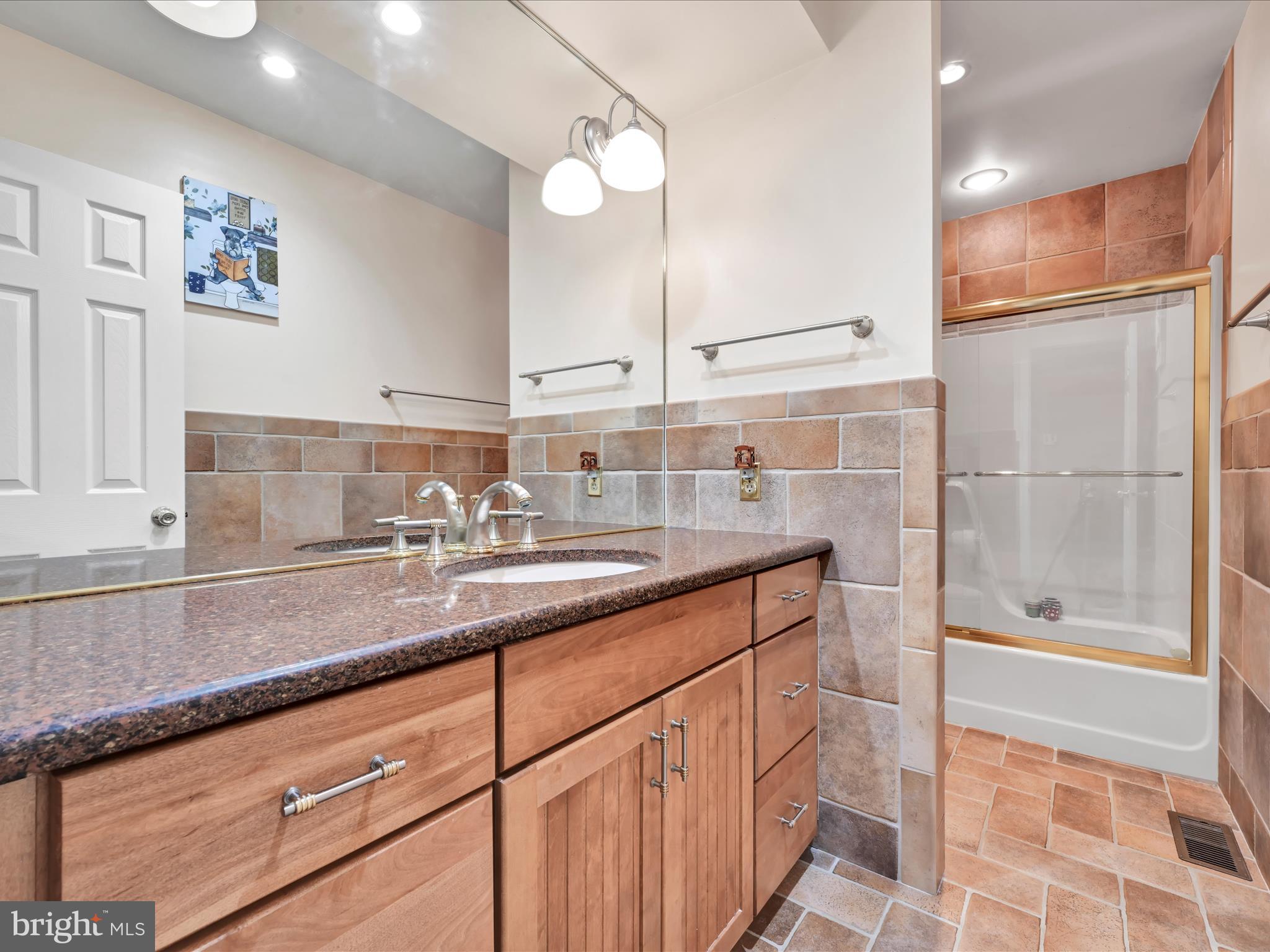 PINE BROOK - Residential