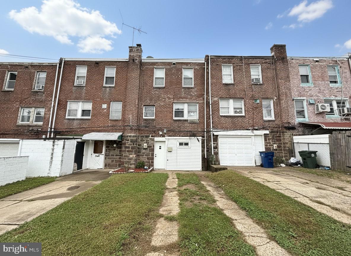 CASTOR GARDENS - Residential Lease