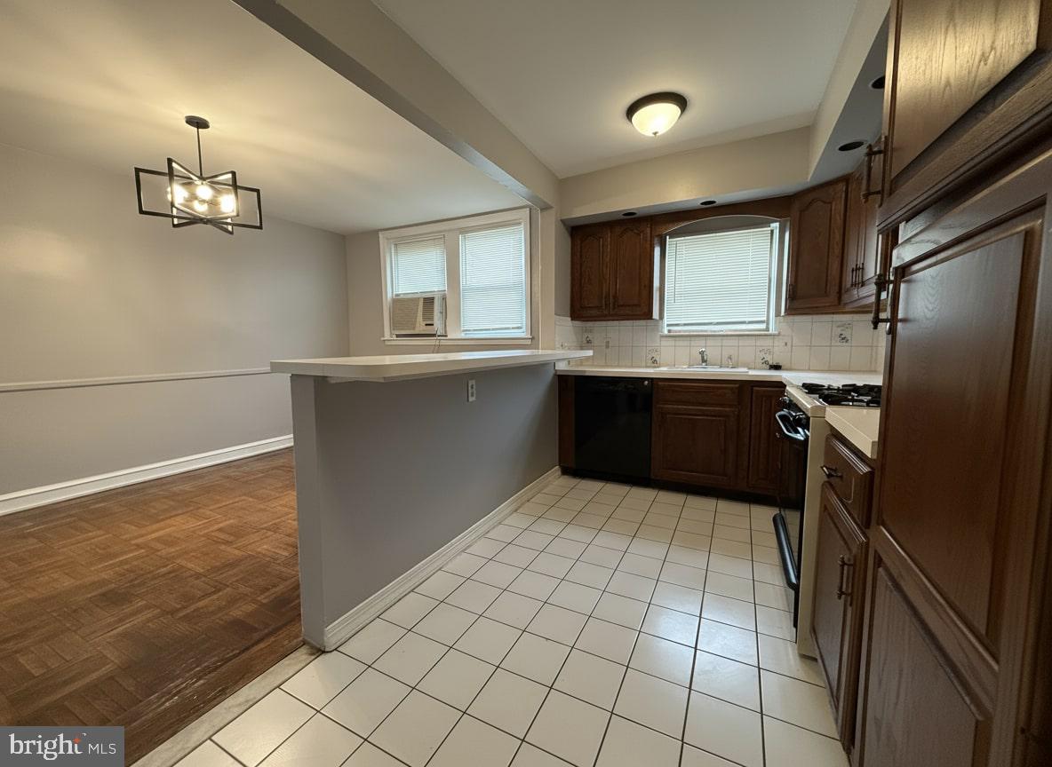 CASTOR GARDENS - Residential Lease