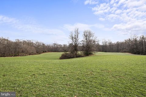 Photo of 7389 Leeds Manor Road, MARSHALL, VA 20115 (MLS # VAFQ2021216)