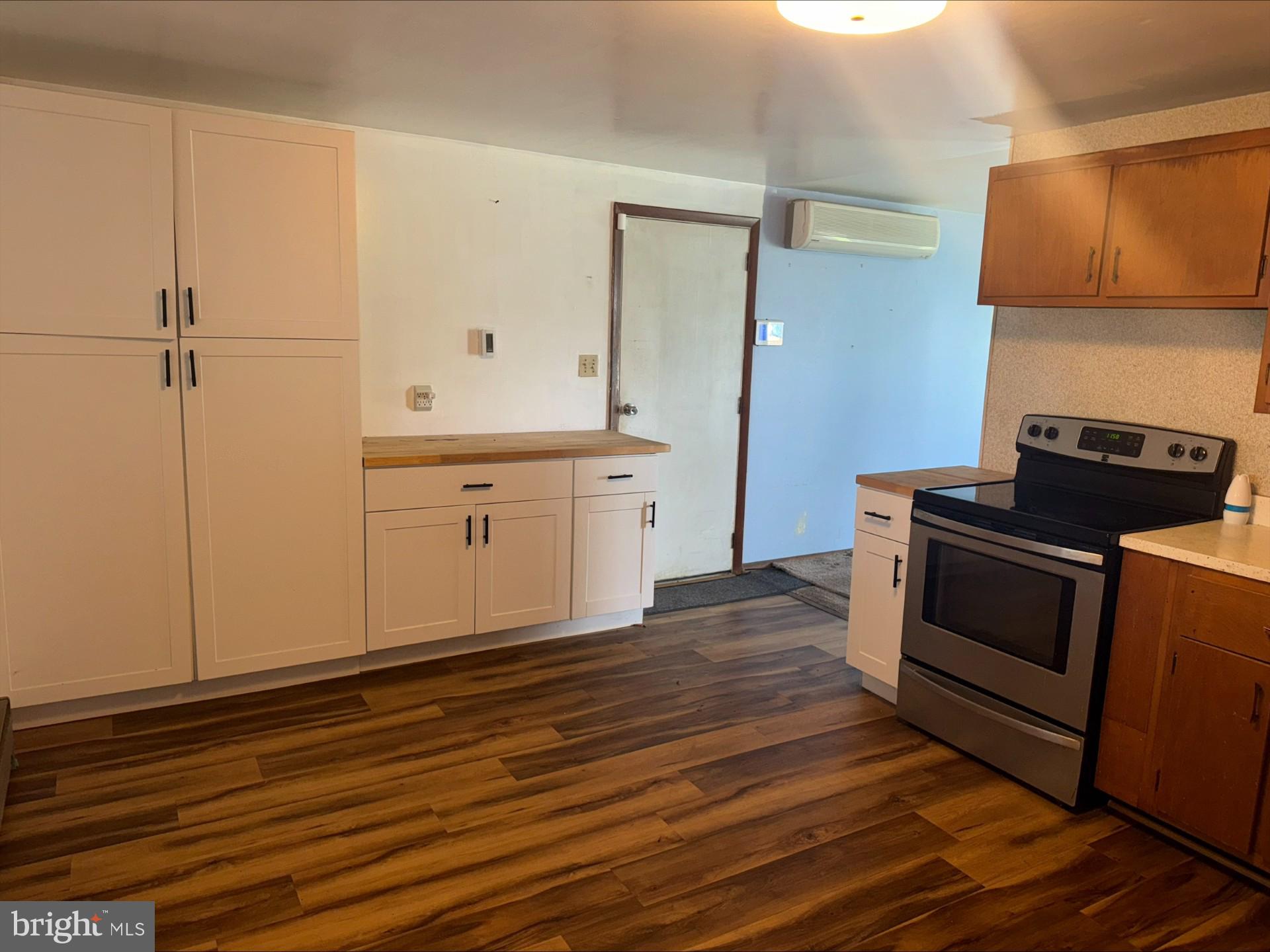 WESTON PLACE - Residential