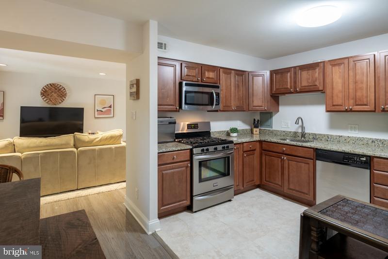 790 FAIRVIEW AVENUE C 790 C