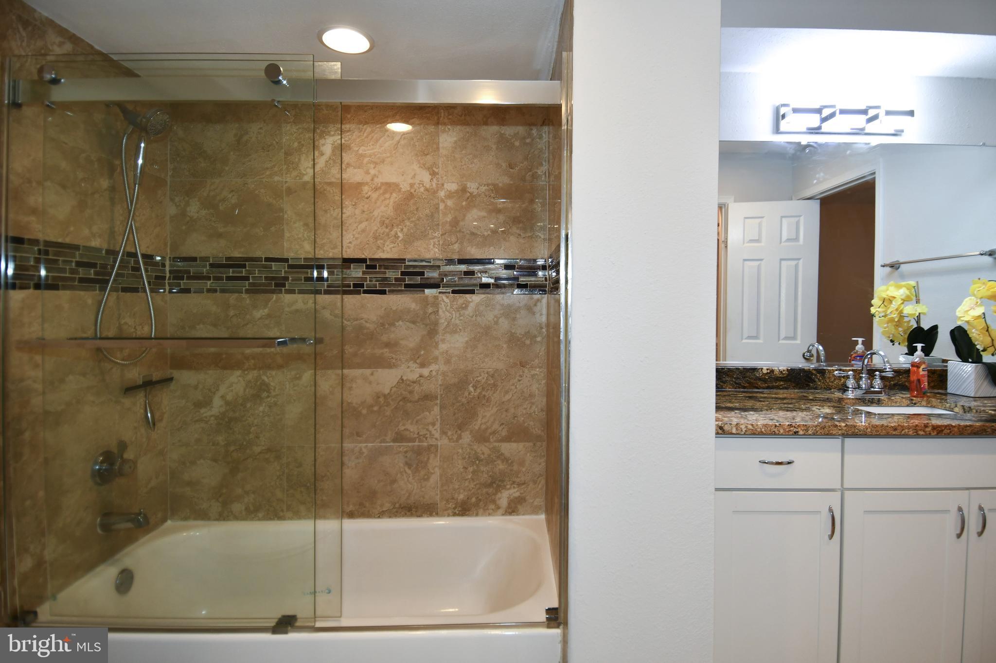 POINTE AT PARK CENTER - Residential