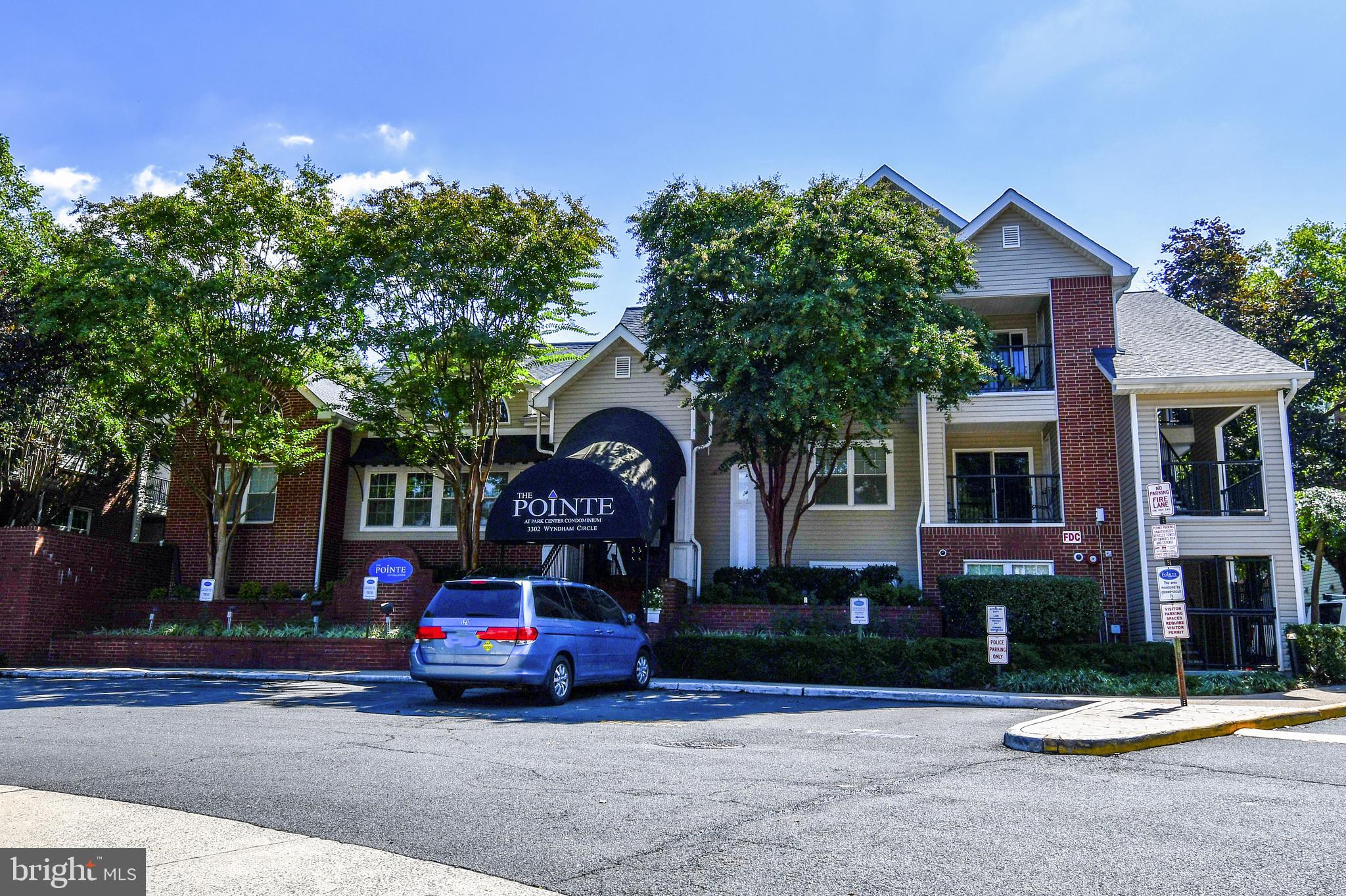 POINTE AT PARK CENTER - Residential