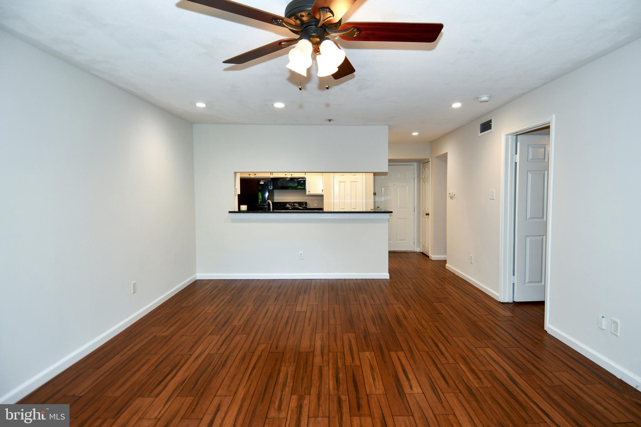 POINTE AT PARK CENTER - Residential