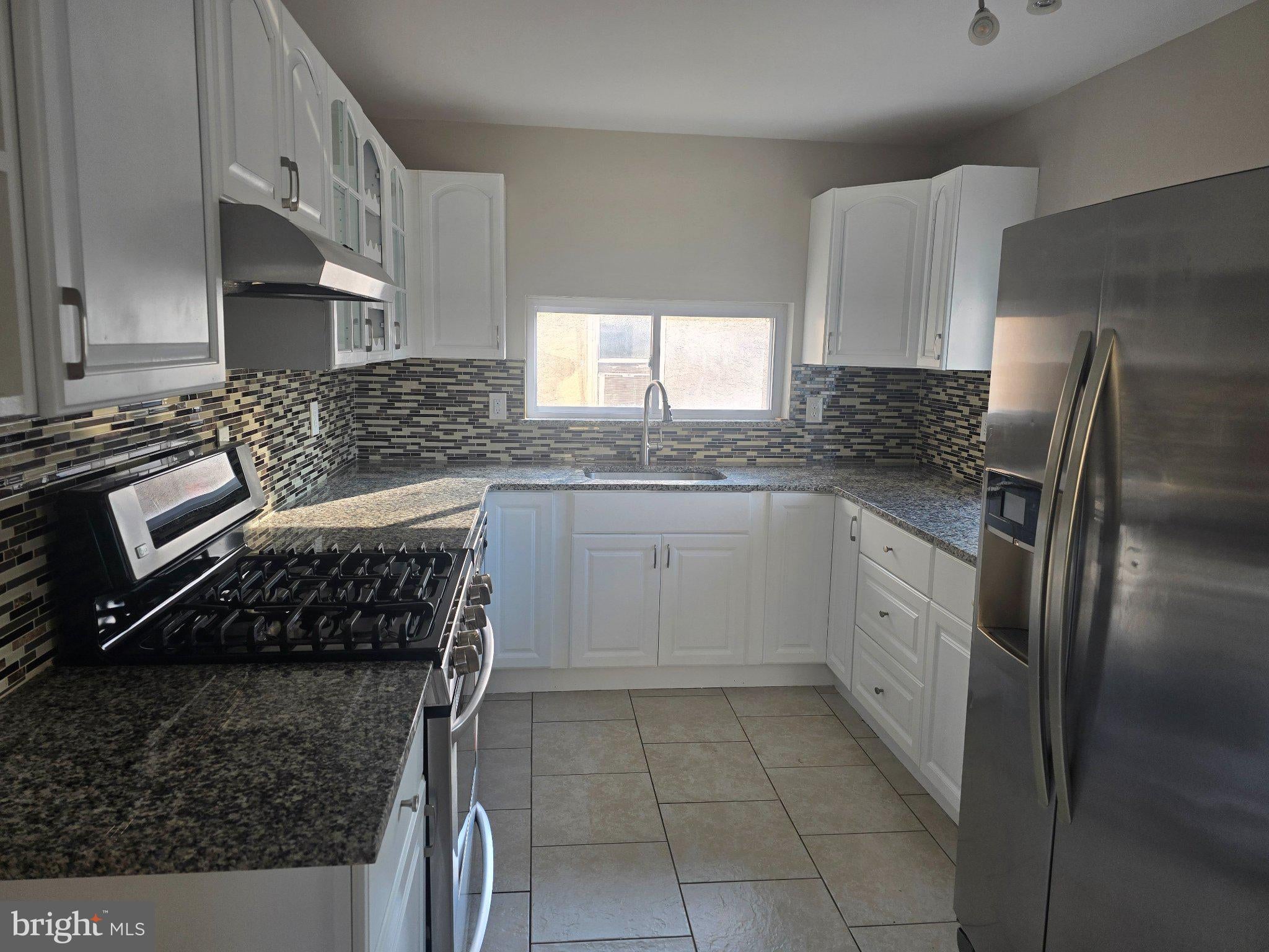 28 N WELLS AVENUE