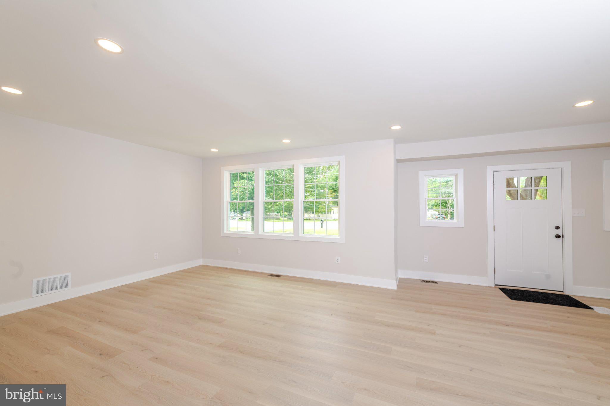 314 S WHITE HORSE PIKE