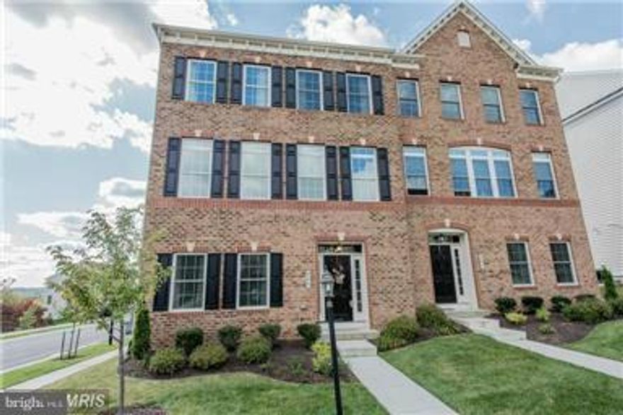 Reduced! Motivated seller, Brand new home in mint condition w/ luxury upgrades. Elegant open layout for entertaining. 3 BR 2.5 brick TH in Meadowvale! Formal Liv/Din Rms lead to large KIT featuring; w/ SS appls granite counters, plenty of cabinetry,Getaway in MBD w/lg. Soaking tub & dual vanities,sep shwr,1st floor office/study, Entertain on back deck w/perfect views, 2 car garage, and much more!