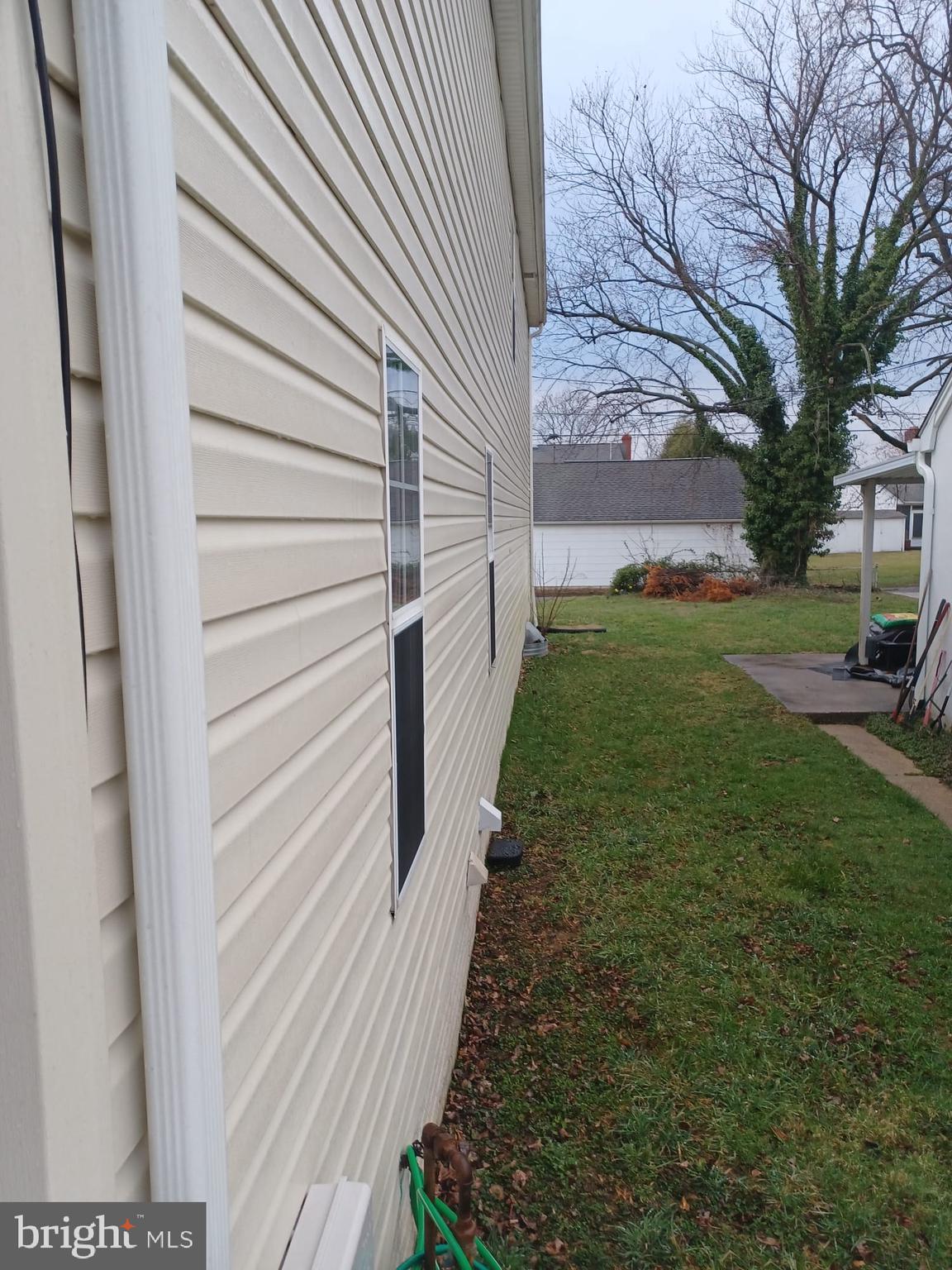 ROLAND TERRACE - Residential Lease