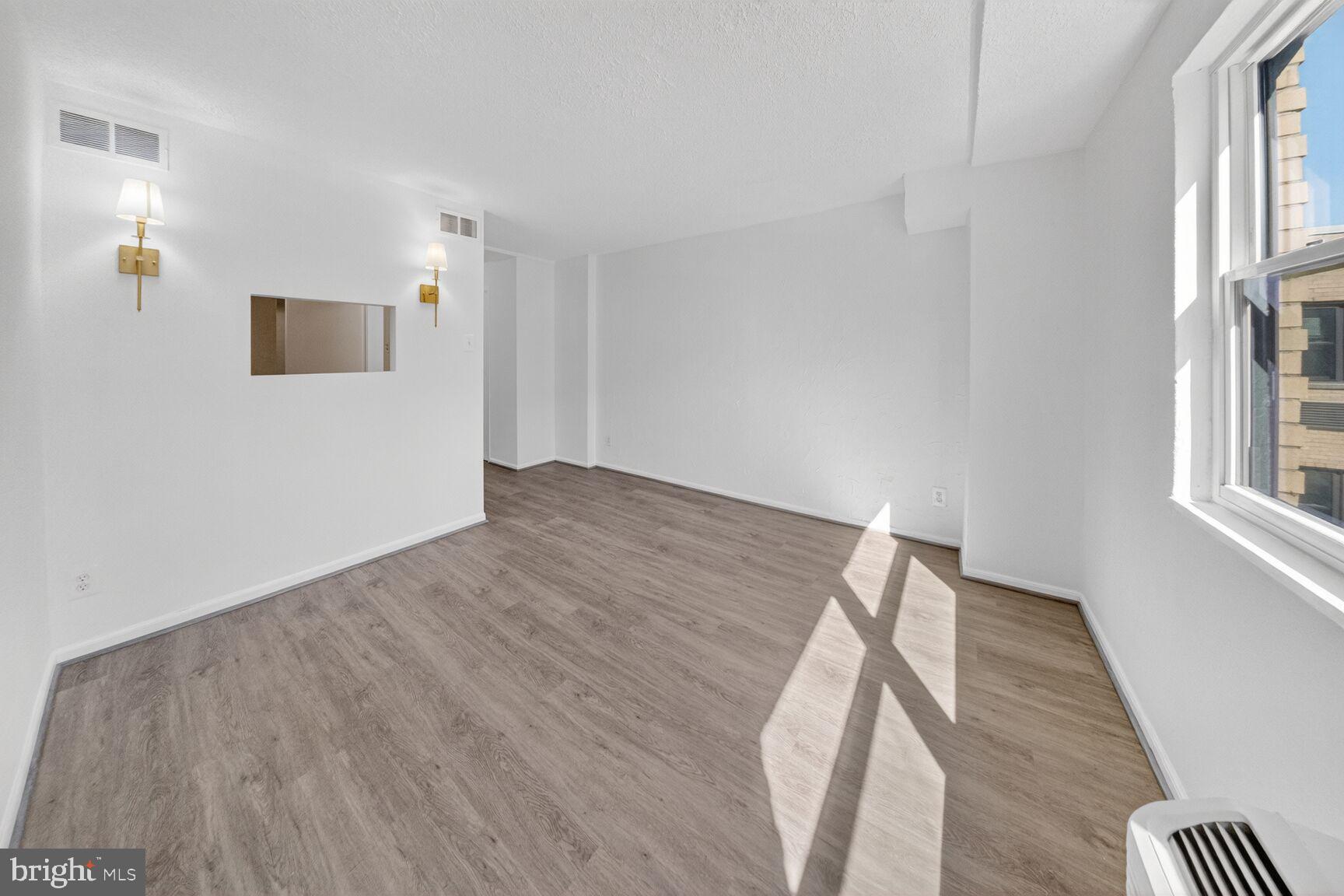 1801 CLYDESDALE PLACE NW 720