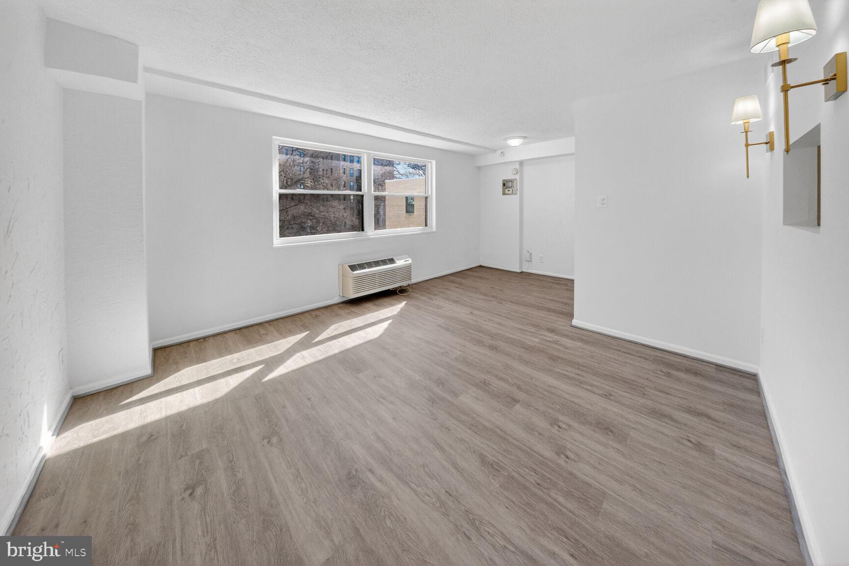 1801 CLYDESDALE PLACE NW 720