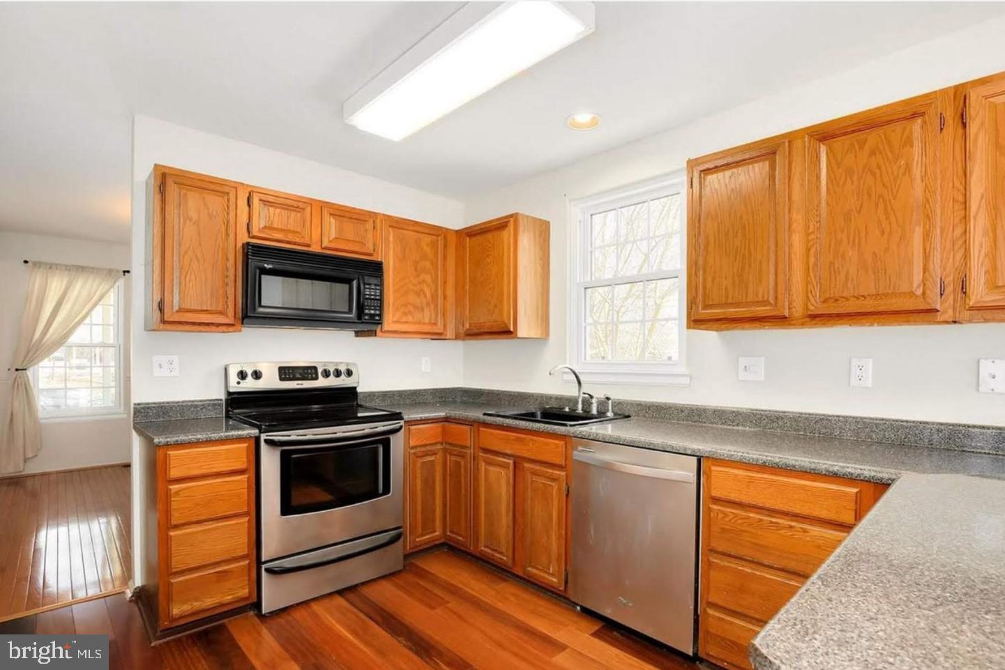 8580 DARK HAWK CIRCLE